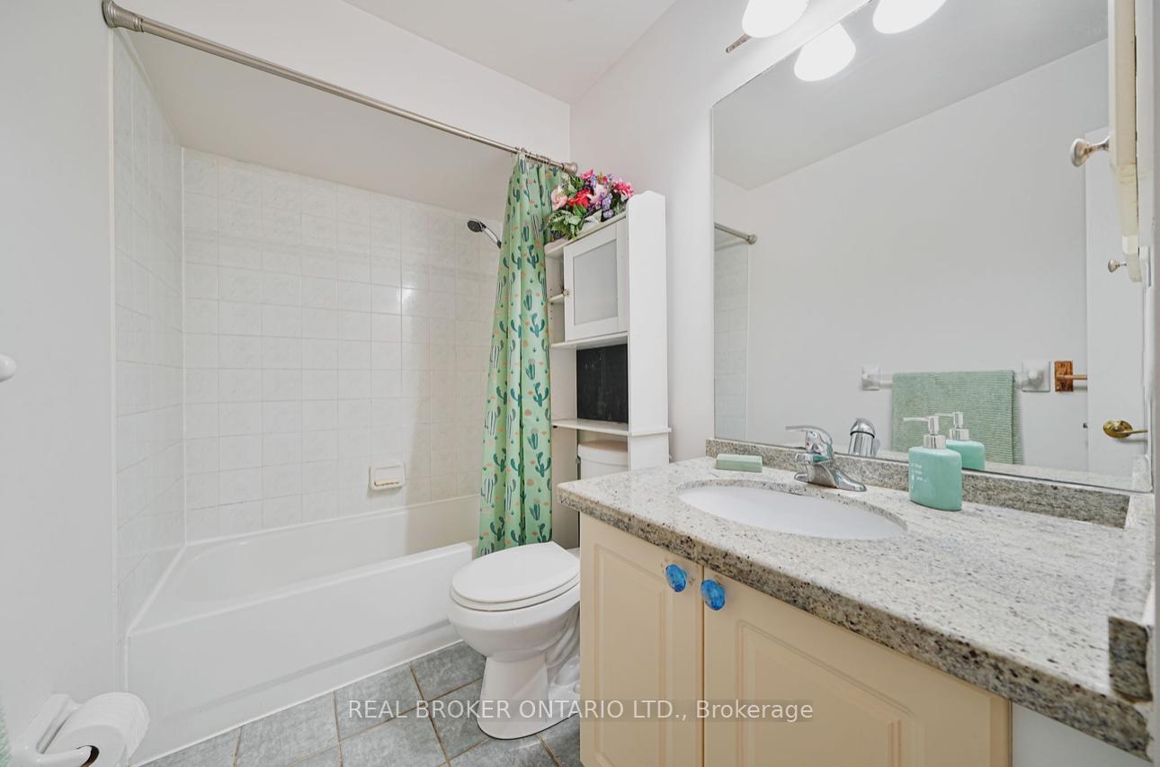 Photo 28 of 39 Woodroof Crescent, Aurora, Bayview Wellington — HOMEH