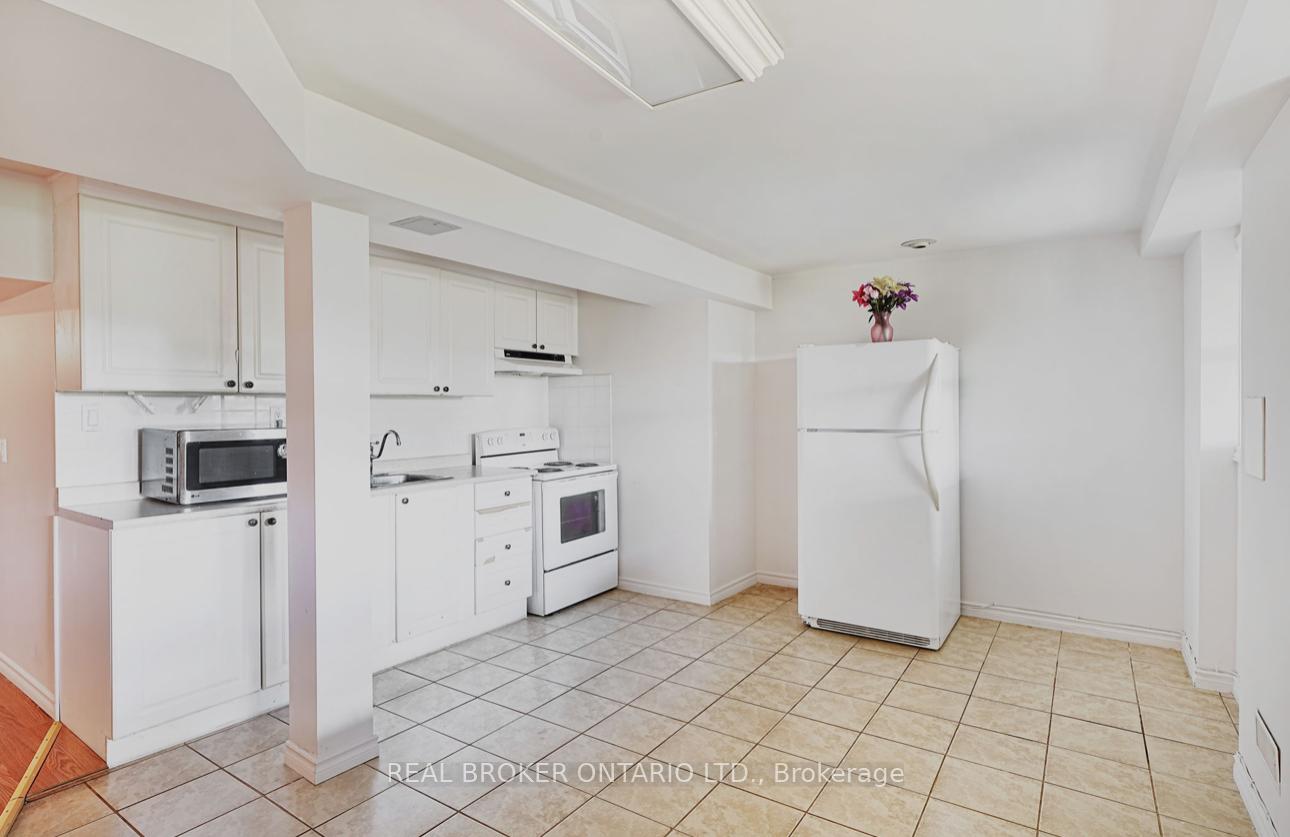Photo 36 of 39 Woodroof Crescent, Aurora, Bayview Wellington — HOMEH