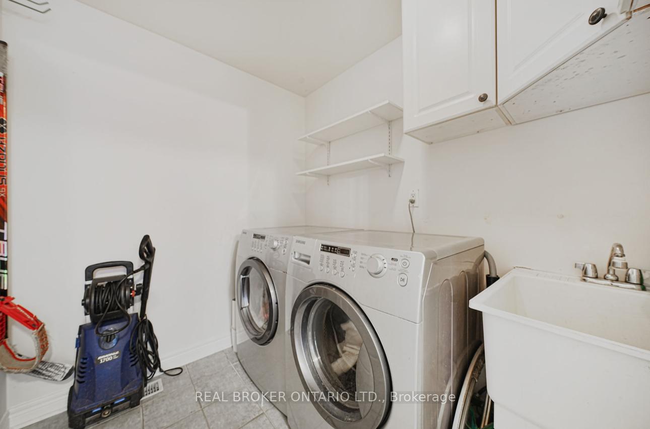 Photo 32 of 39 Woodroof Crescent, Aurora, Bayview Wellington — HOMEH