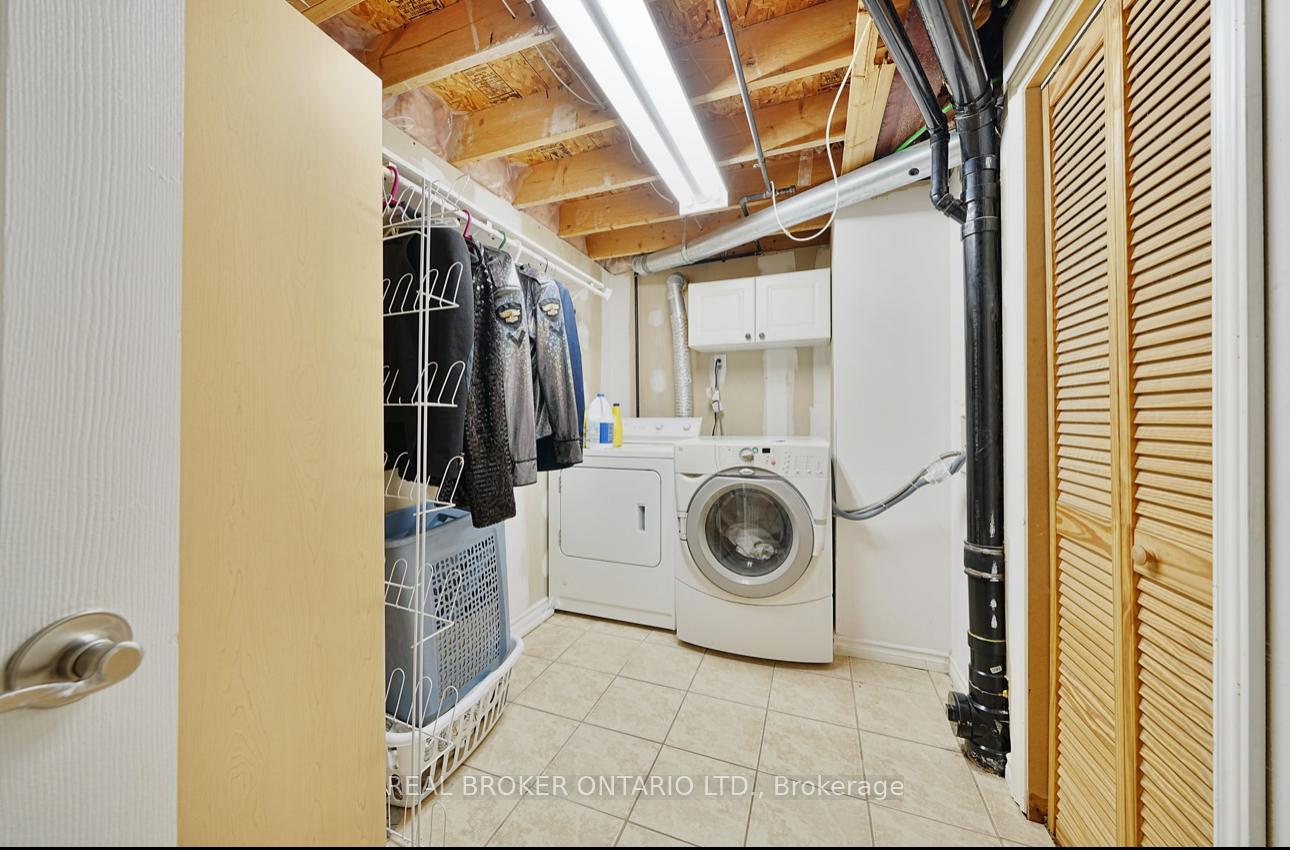 Photo 35 of 39 Woodroof Crescent, Aurora, Bayview Wellington — HOMEH