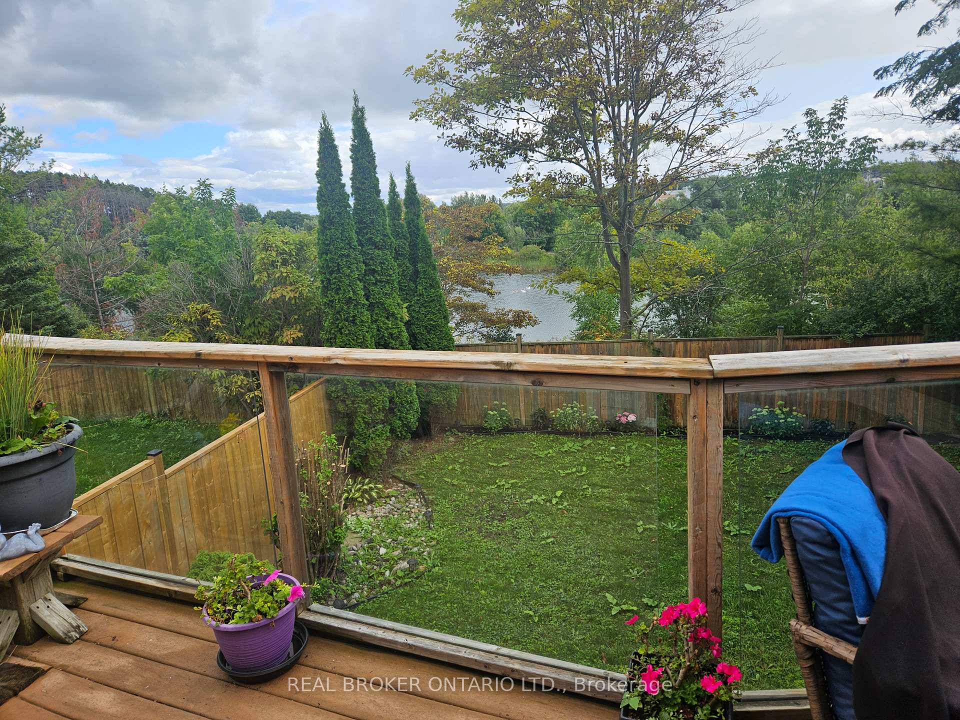Photo 40 of 39 Woodroof Crescent, Aurora, Bayview Wellington — HOMEH