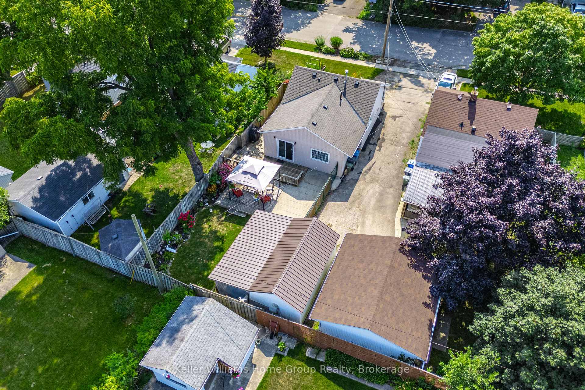 Photo 5 of 20 Cassino Avenue, Guelph, St. George's — HOMEH
