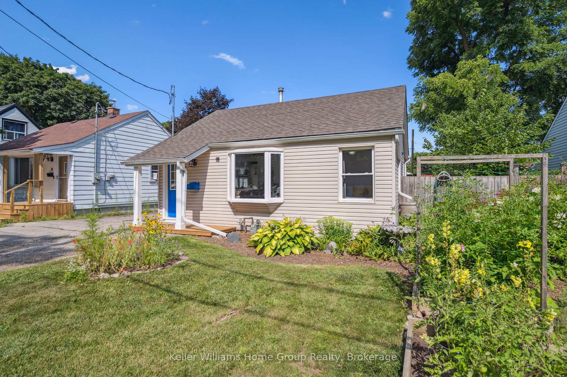 Photo 10 of 20 Cassino Avenue, Guelph, St. George's — HOMEH