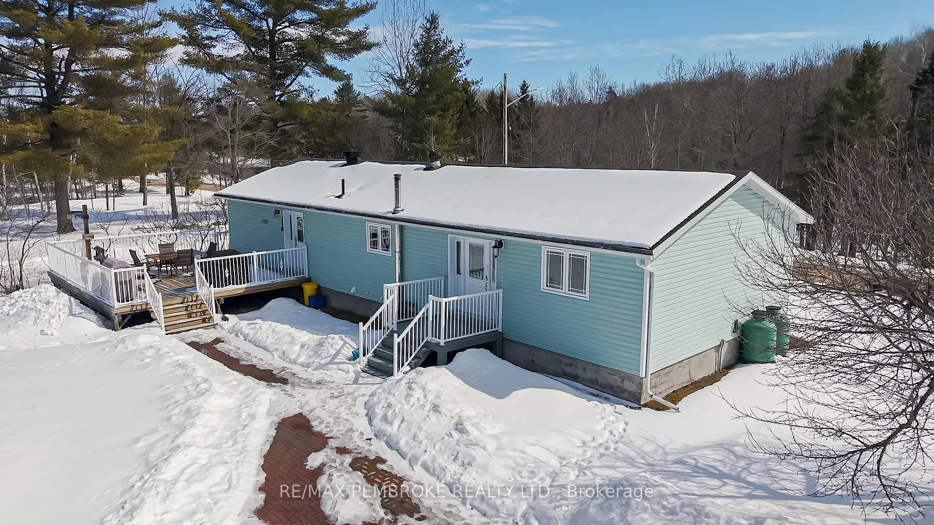 Front of 1718 Black Bay Road
