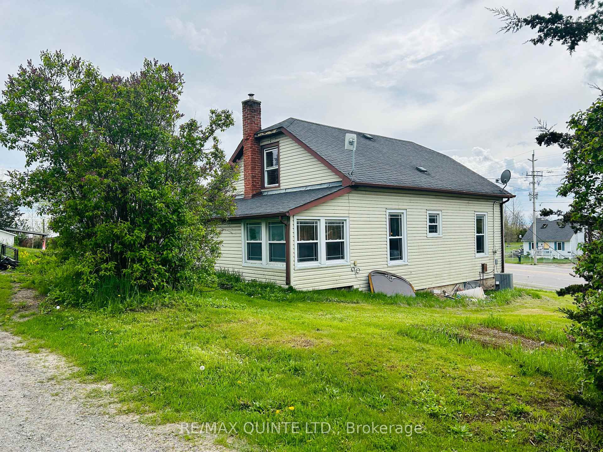 Front of Unit 1156-B, 1156-B Highway 37 North