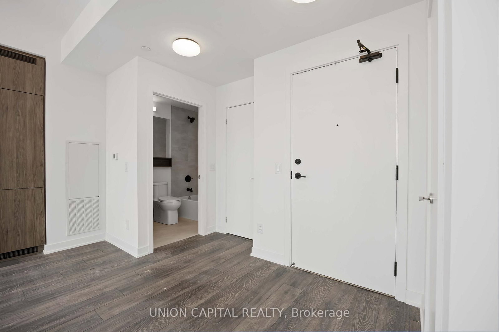 Photo 2 of Unit 511, 8888 Yonge St, Richmond Hill, South Richvale — HOMEH