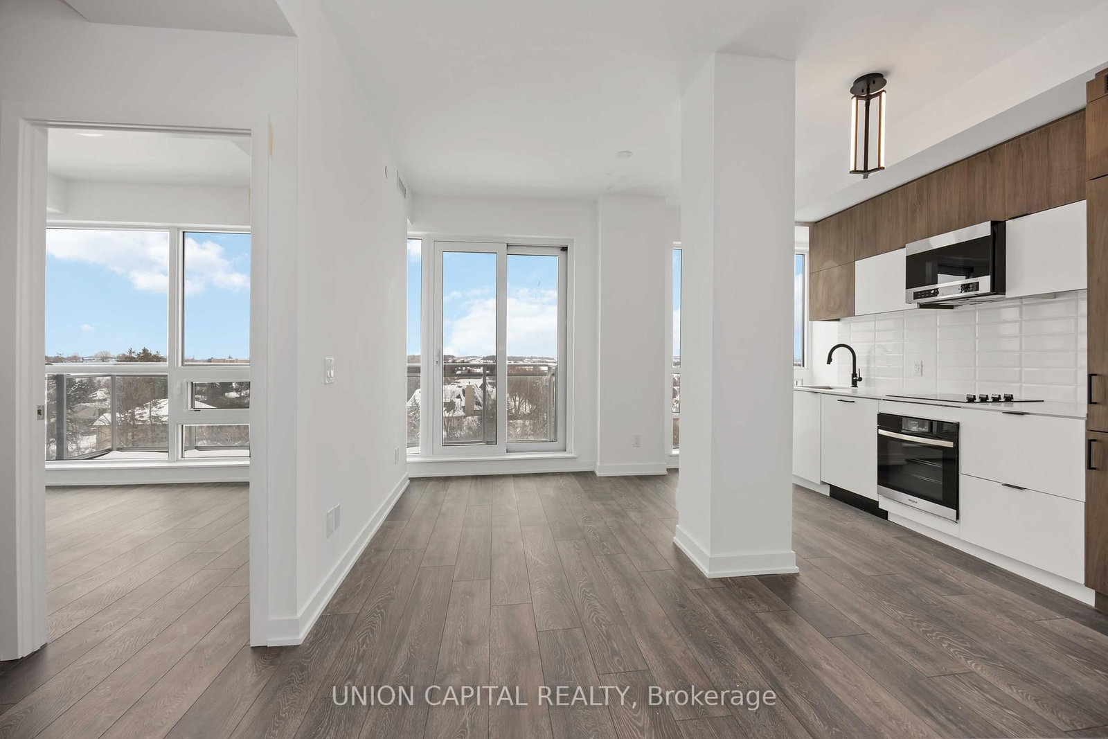 Photo 10 of Unit 511, 8888 Yonge St, Richmond Hill, South Richvale — HOMEH
