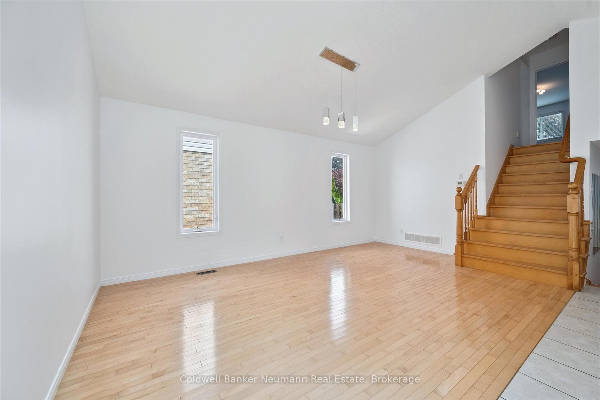 Photo 15 of 97 Wilton Road, Guelph, Victoria North — HOMEH
