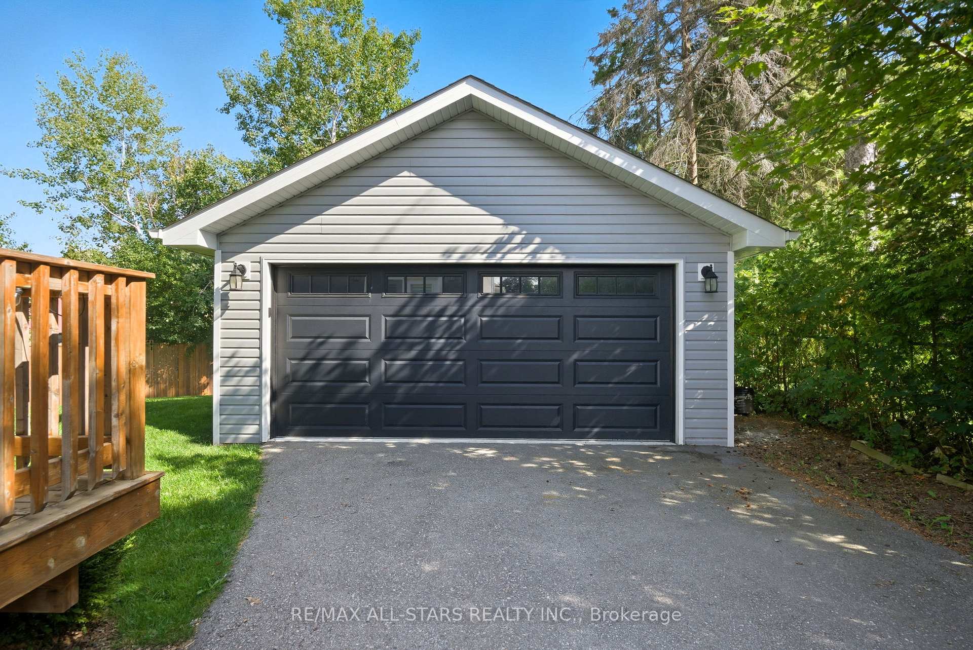 Photo 3 of 29 Patrick Drive, Aurora, Aurora Highlands — HOMEH