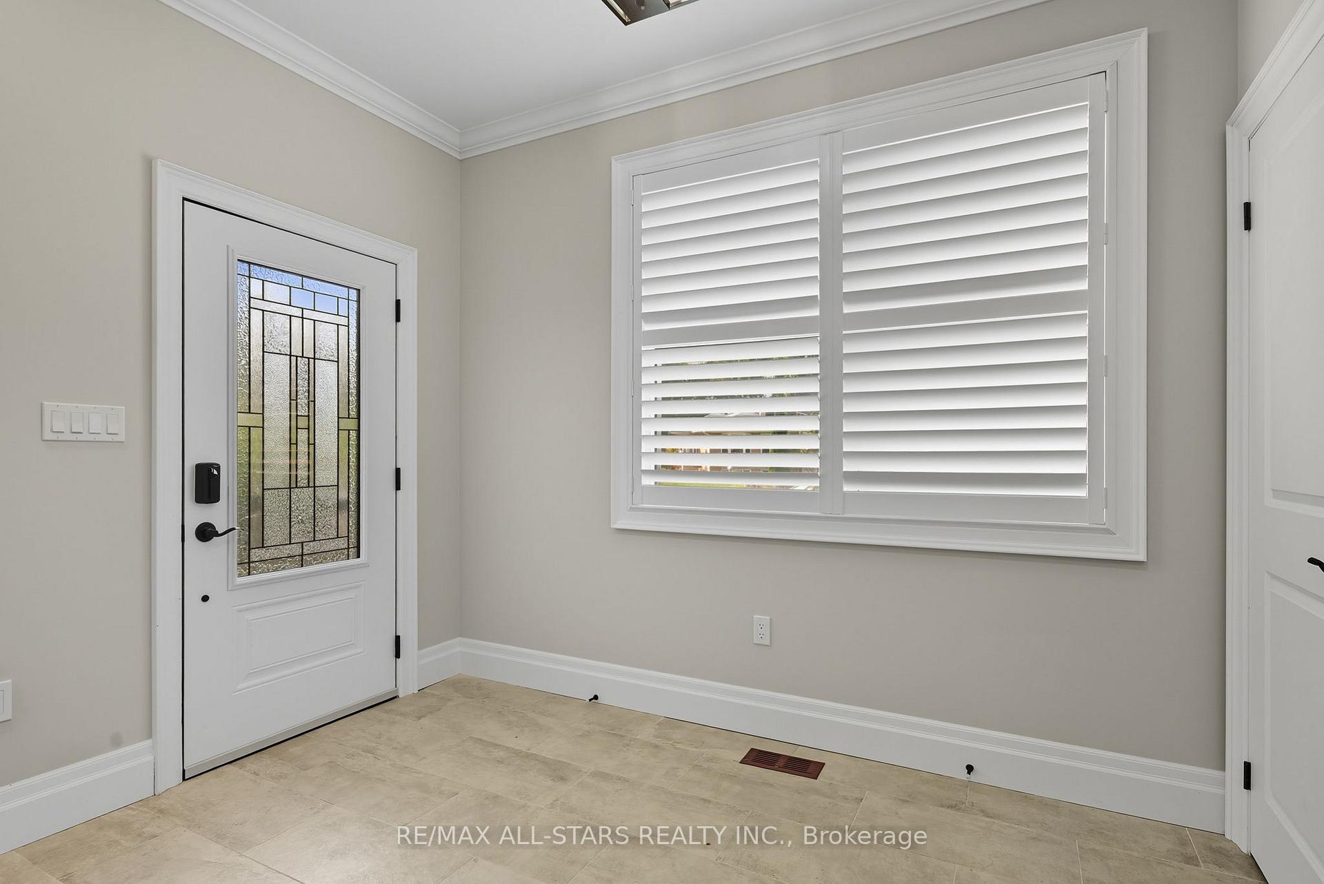 Photo 4 of 29 Patrick Drive, Aurora, Aurora Highlands — HOMEH