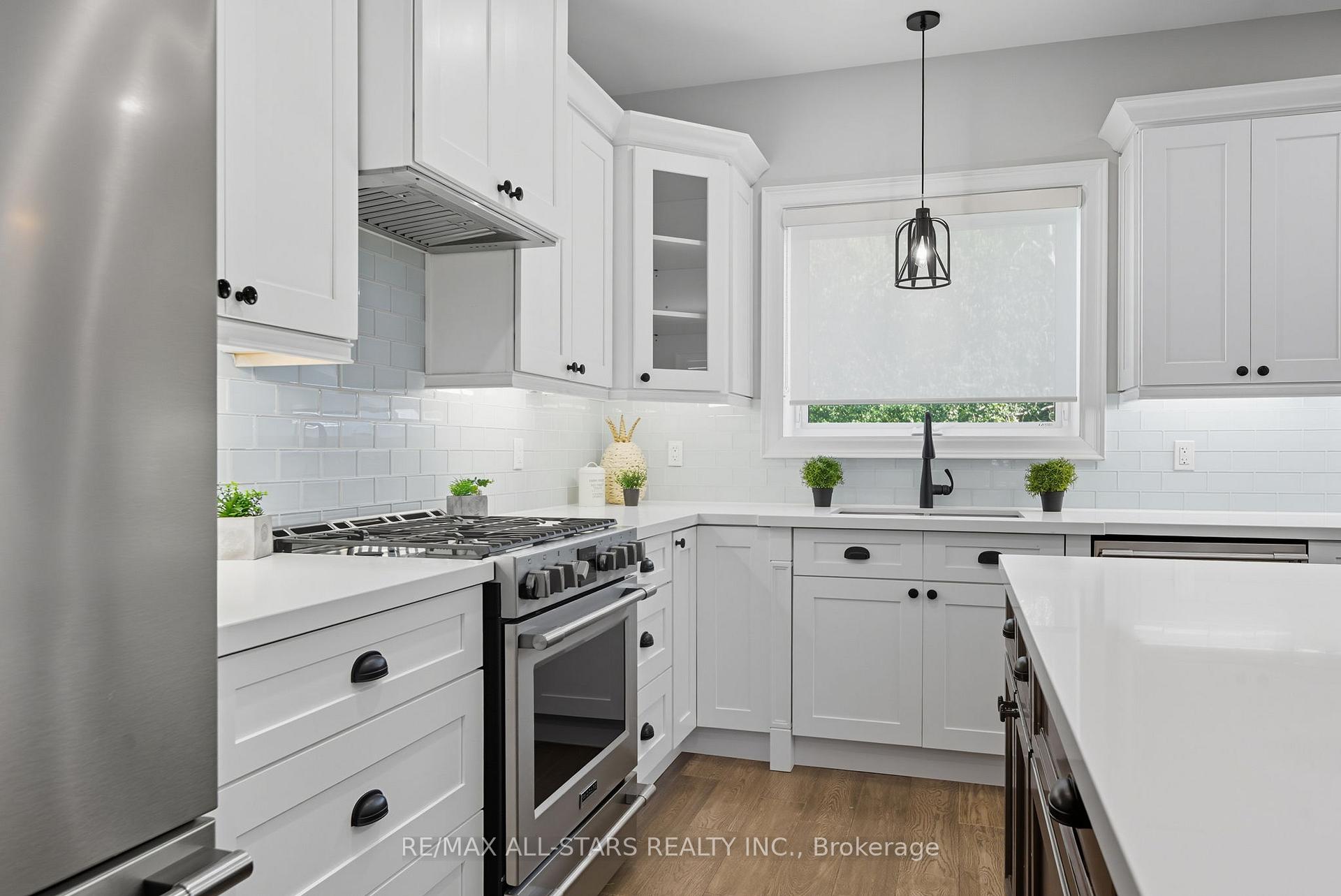 Photo 12 of 29 Patrick Drive, Aurora, Aurora Highlands — HOMEH