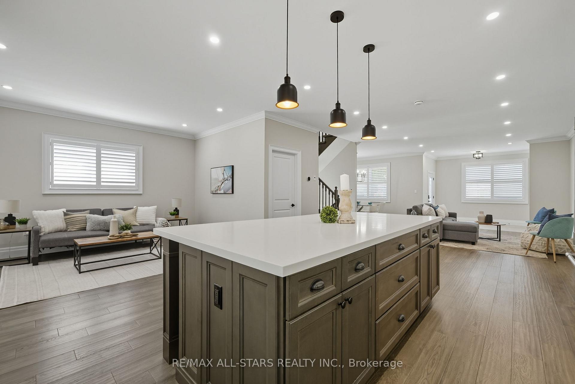 Photo 11 of 29 Patrick Drive, Aurora, Aurora Highlands — HOMEH