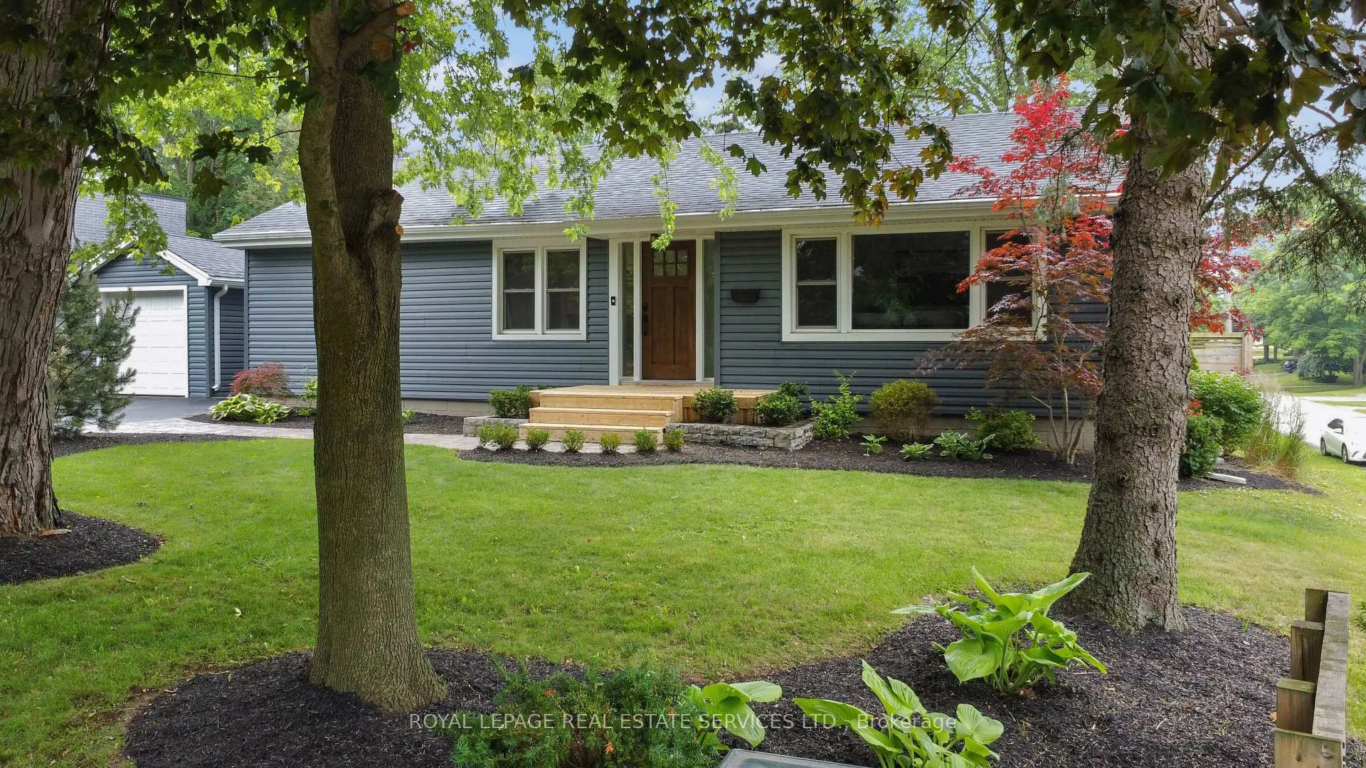 Photo 5 of 136 Mohawk Road, Hamilton, Ancaster — HOMEH