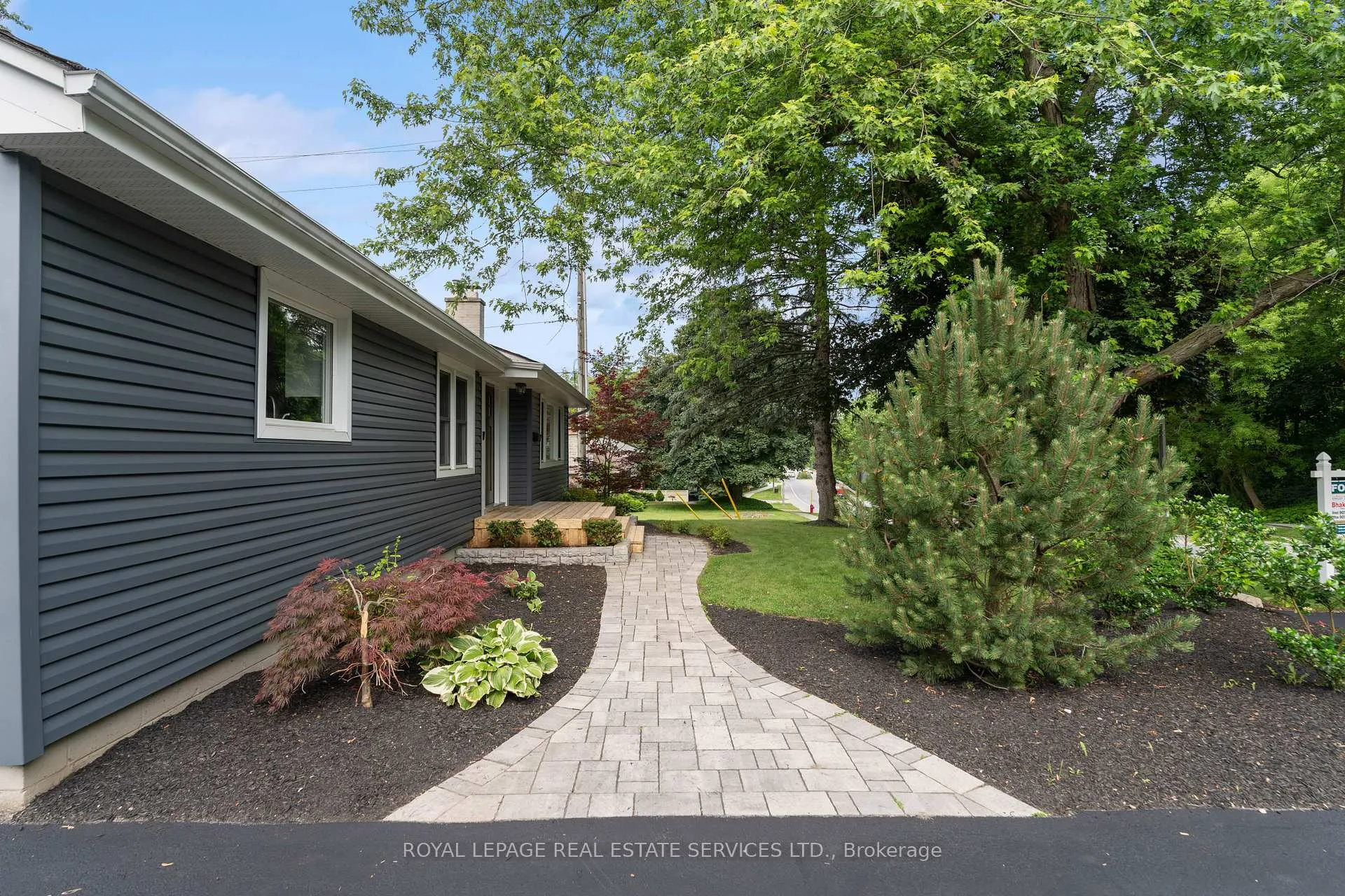 Photo 6 of 136 Mohawk Road, Hamilton, Ancaster — HOMEH
