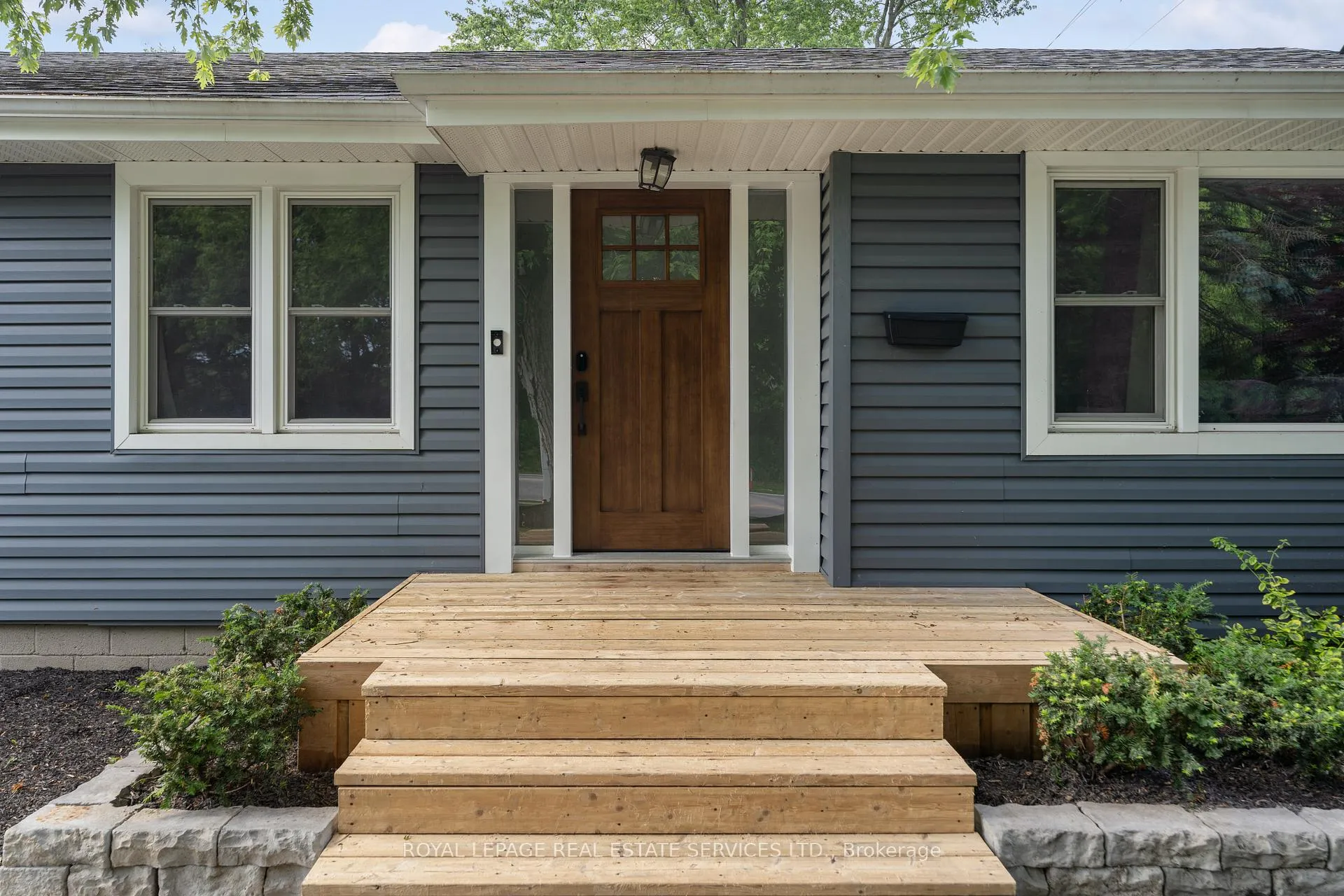 Photo 7 of 136 Mohawk Road, Hamilton, Ancaster — HOMEH