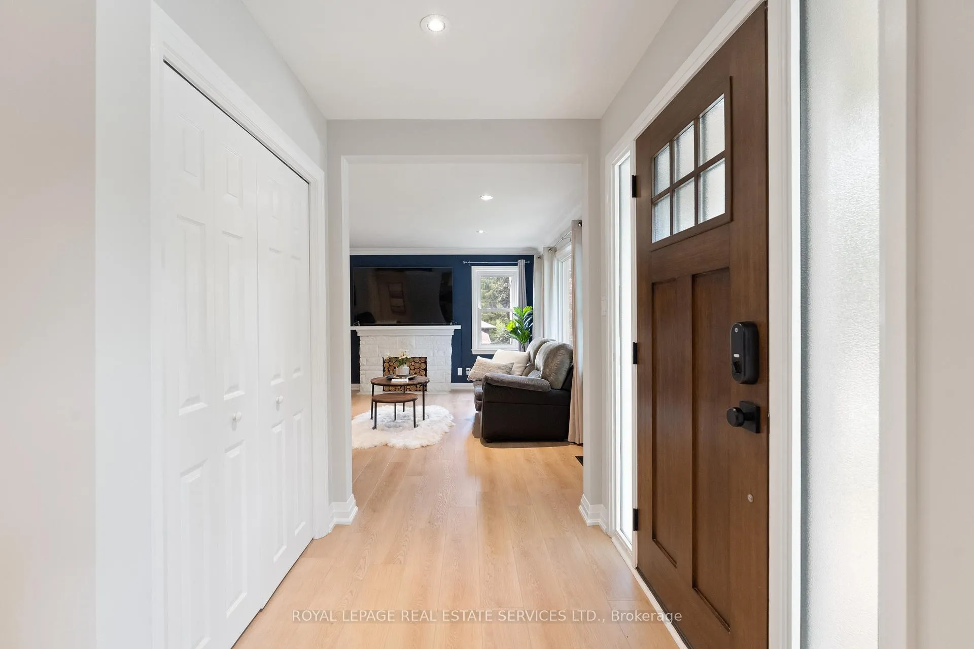 Photo 8 of 136 Mohawk Road, Hamilton, Ancaster — HOMEH