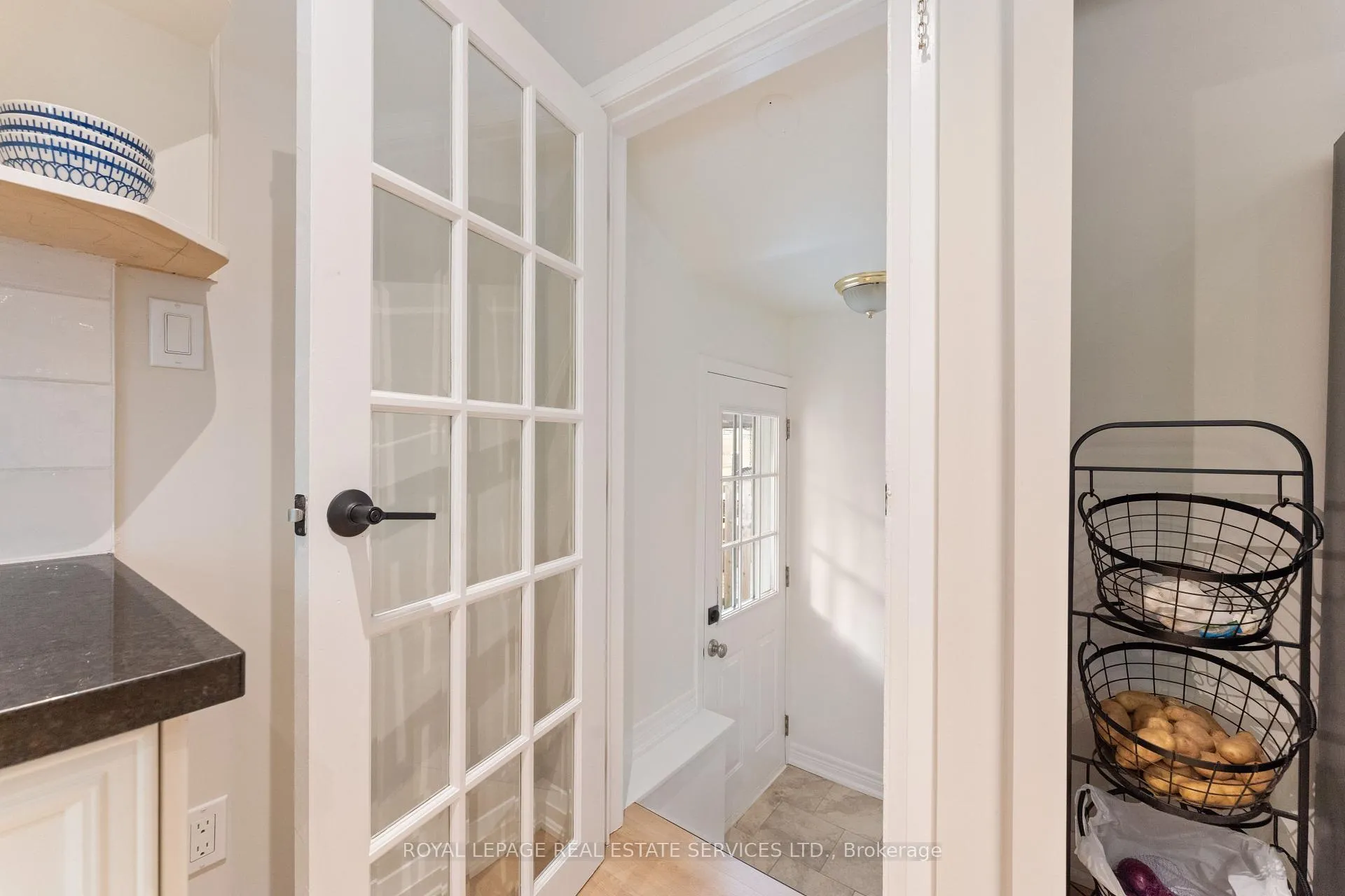 Photo 13 of 136 Mohawk Road, Hamilton, Ancaster — HOMEH