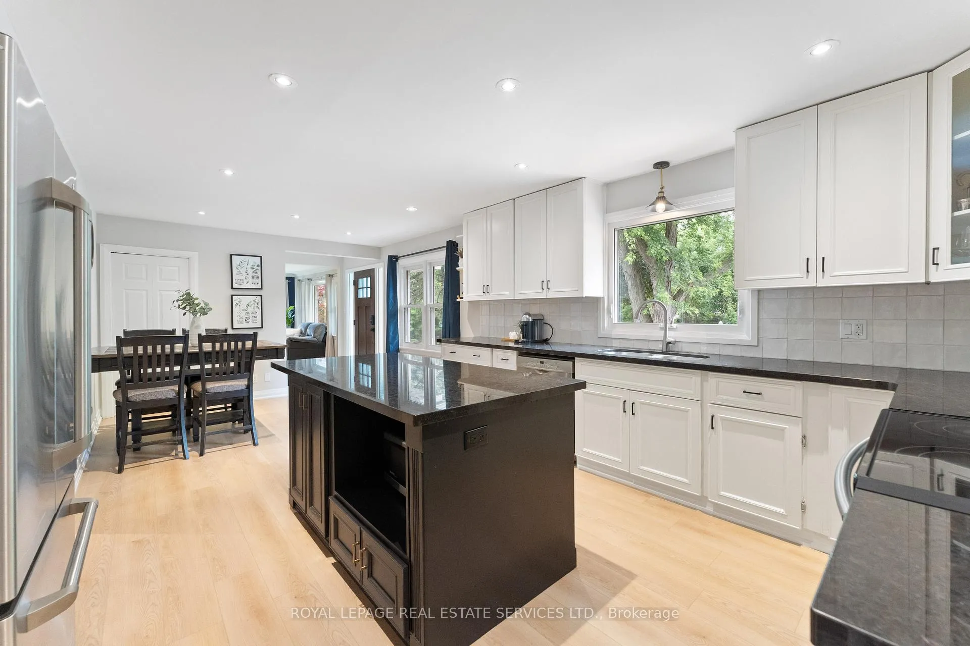 Photo 15 of 136 Mohawk Road, Hamilton, Ancaster — HOMEH
