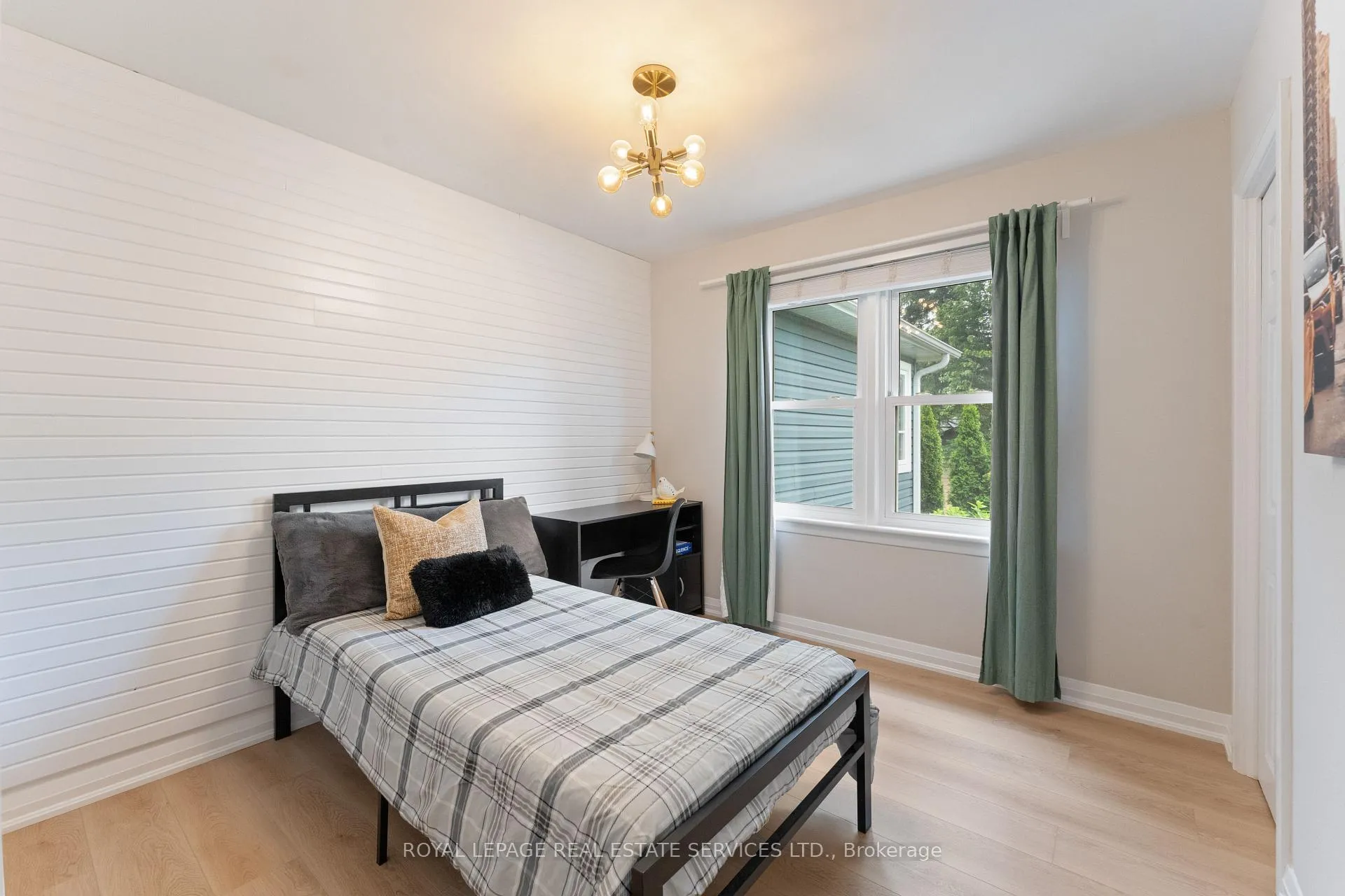 Photo 27 of 136 Mohawk Road, Hamilton, Ancaster — HOMEH