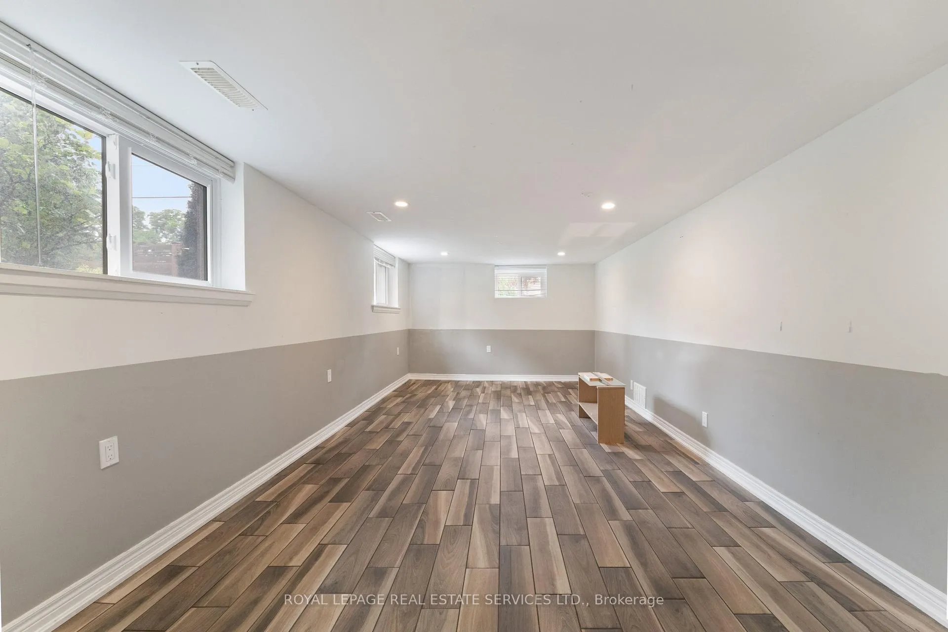 Photo 31 of 136 Mohawk Road, Hamilton, Ancaster — HOMEH