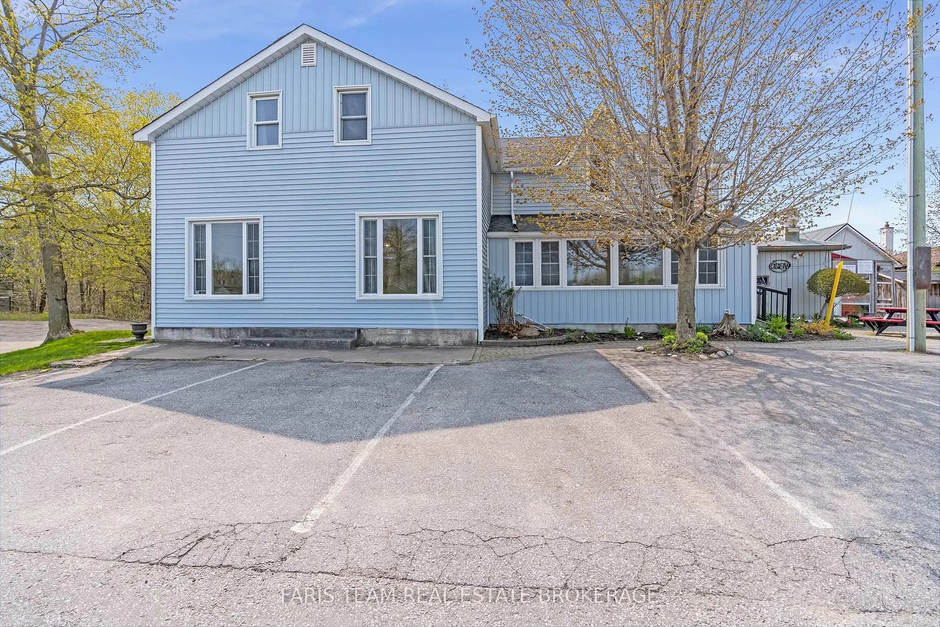 Photo 1 of 4047 Horseshoe Valley Road W, Springwater, Anten Mills — HOMEH