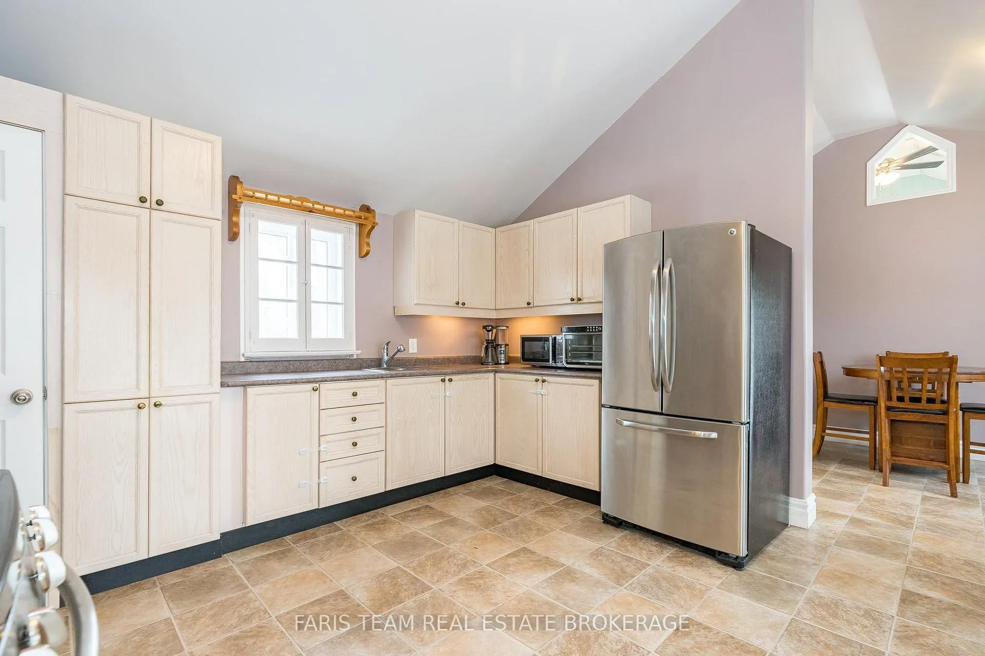 Photo 6 of 4047 Horseshoe Valley Road W, Springwater, Anten Mills — HOMEH
