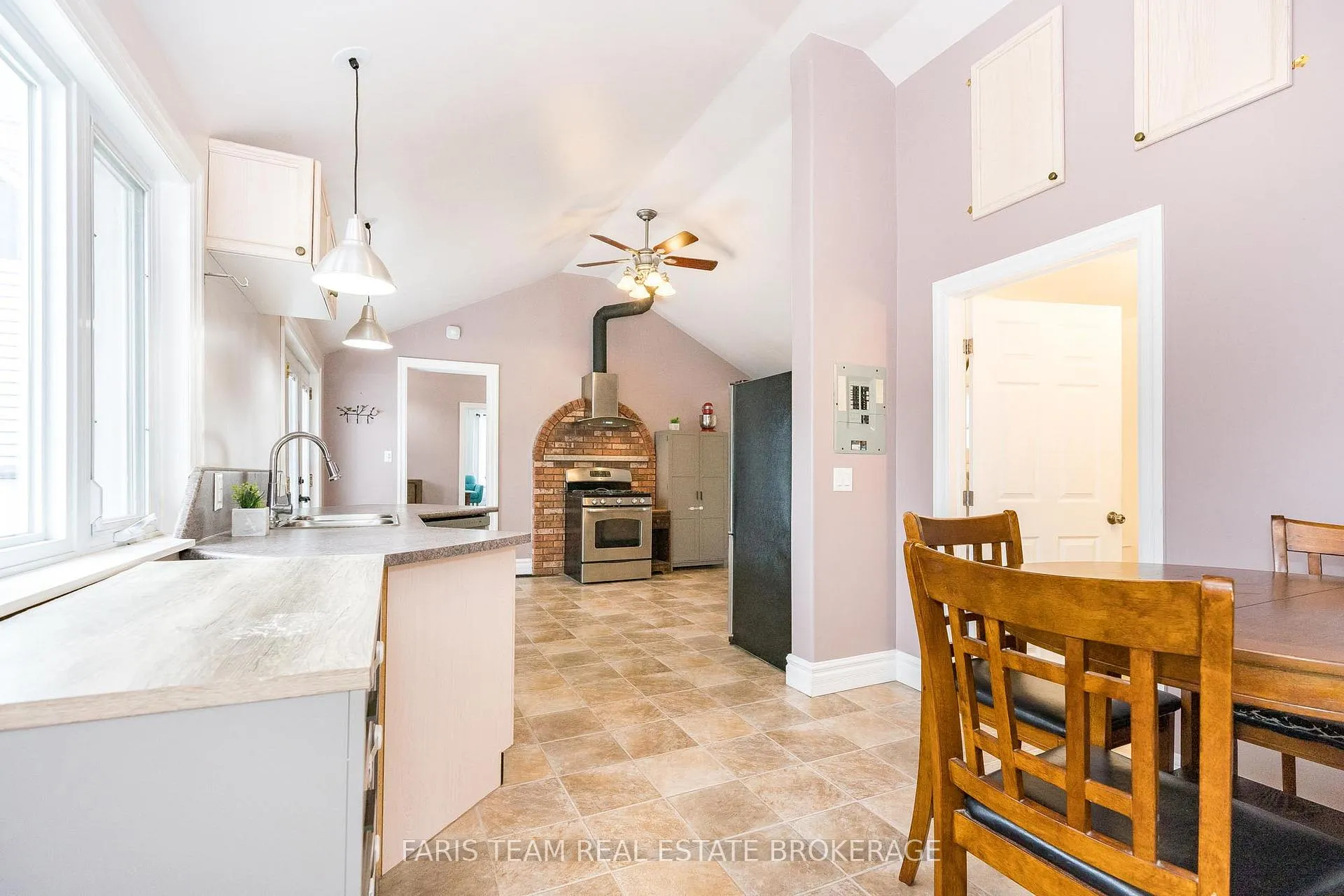 Photo 9 of 4047 Horseshoe Valley Road W, Springwater, Anten Mills — HOMEH