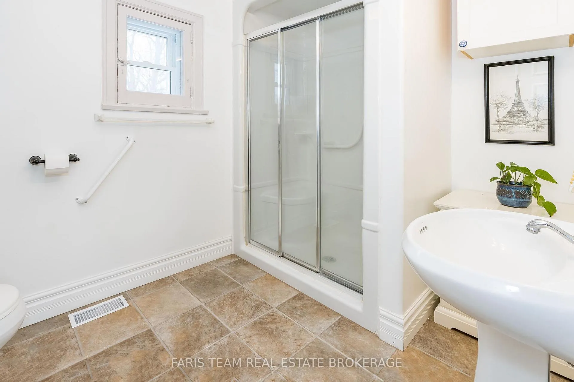 Photo 19 of 4047 Horseshoe Valley Road W, Springwater, Anten Mills — HOMEH
