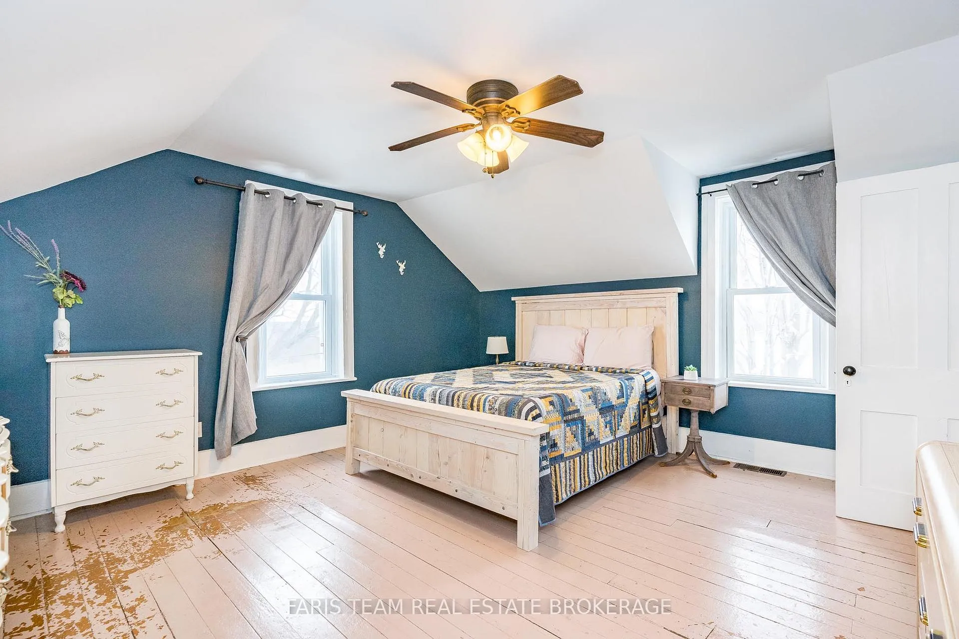 Photo 20 of 4047 Horseshoe Valley Road W, Springwater, Anten Mills — HOMEH