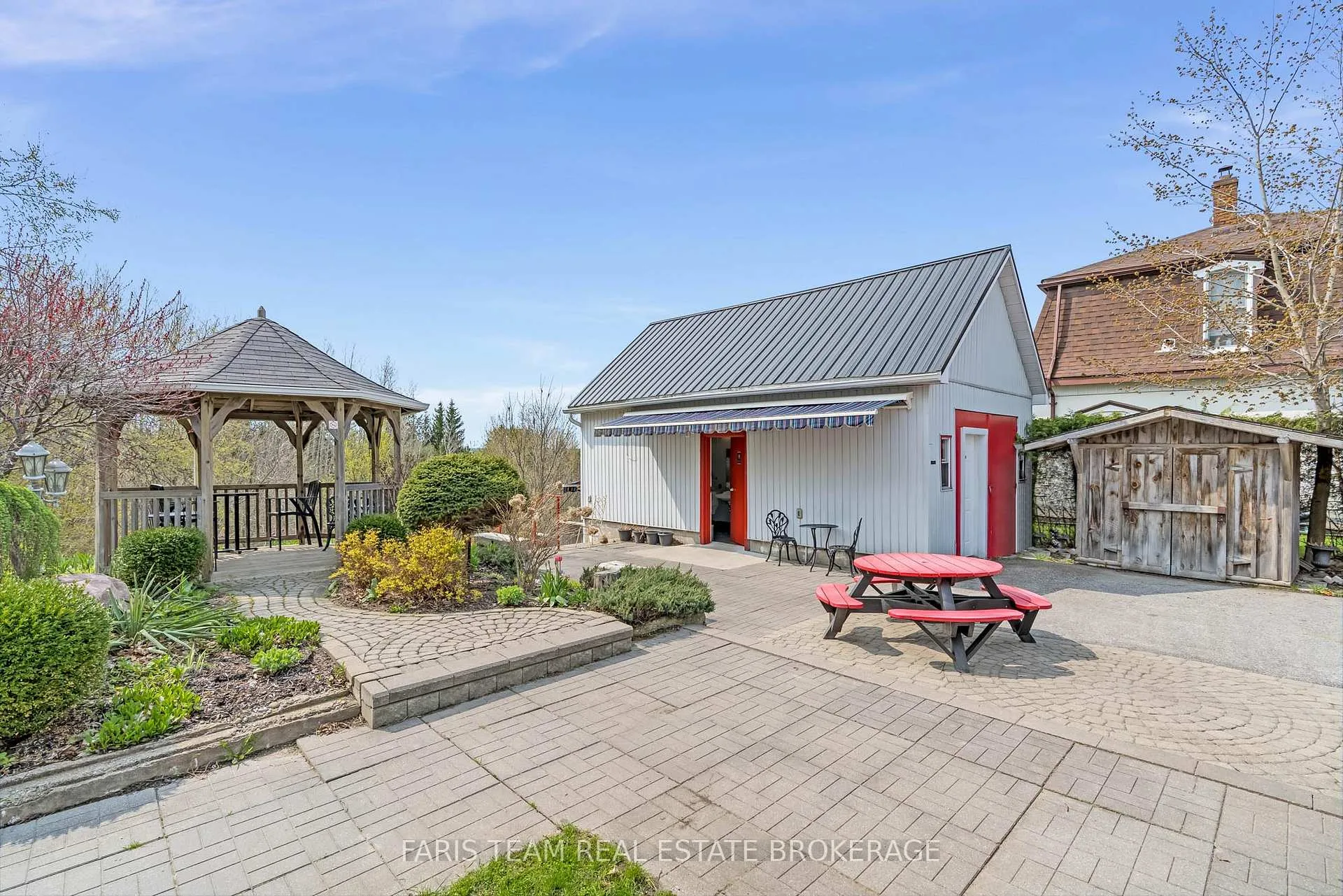Photo 39 of 4047 Horseshoe Valley Road W, Springwater, Anten Mills — HOMEH