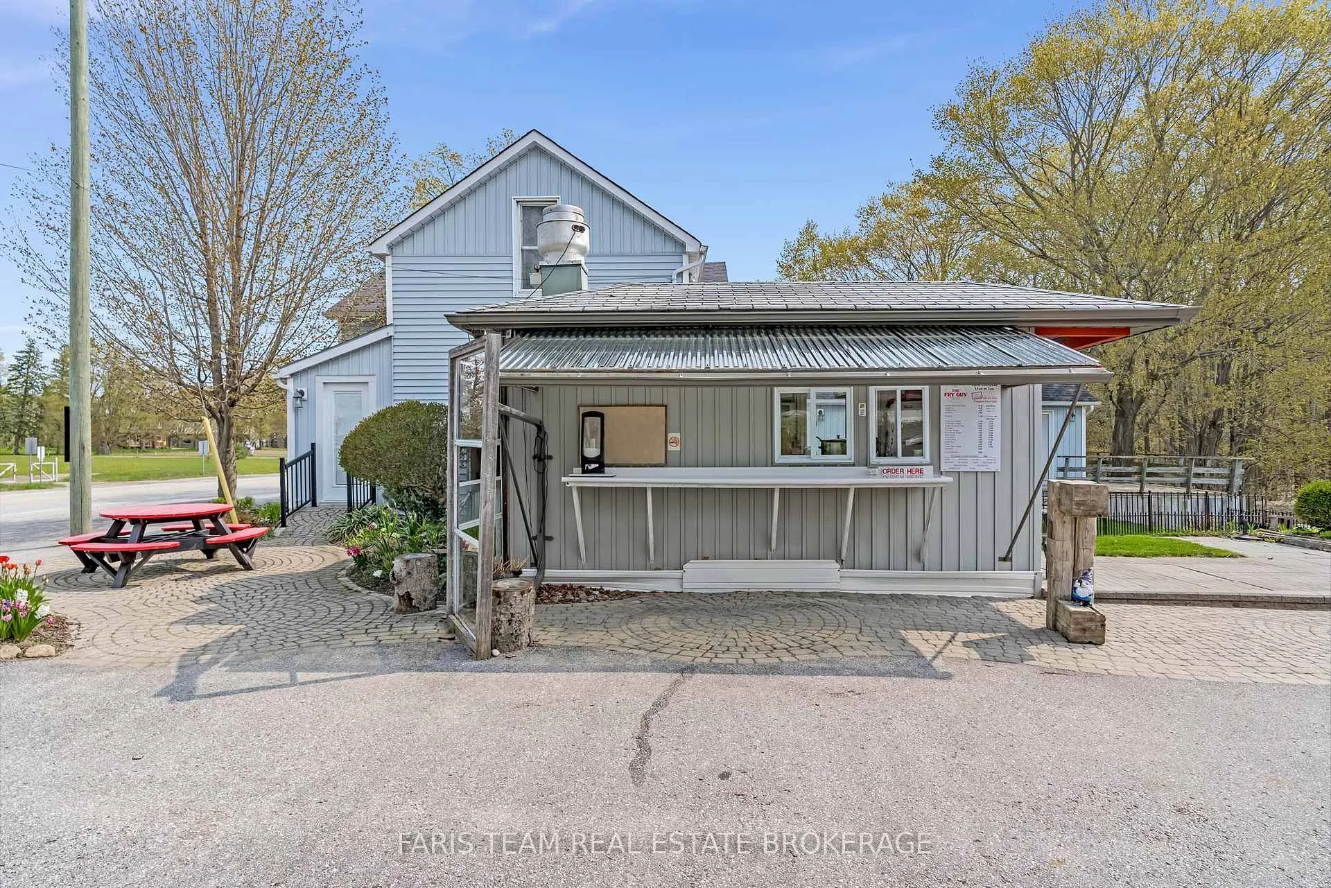 Photo 40 of 4047 Horseshoe Valley Road W, Springwater, Anten Mills — HOMEH