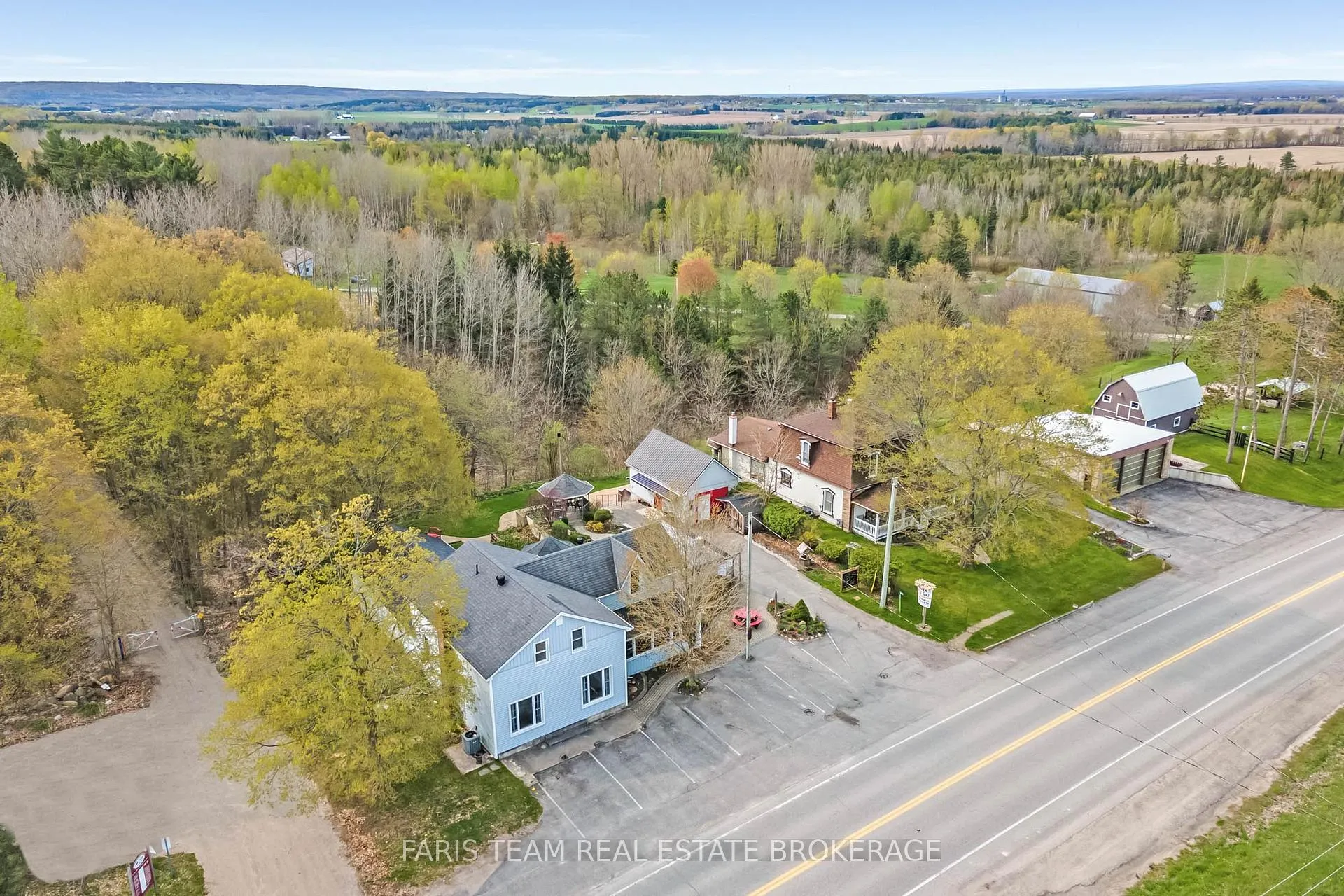 Photo 42 of 4047 Horseshoe Valley Road W, Springwater, Anten Mills — HOMEH