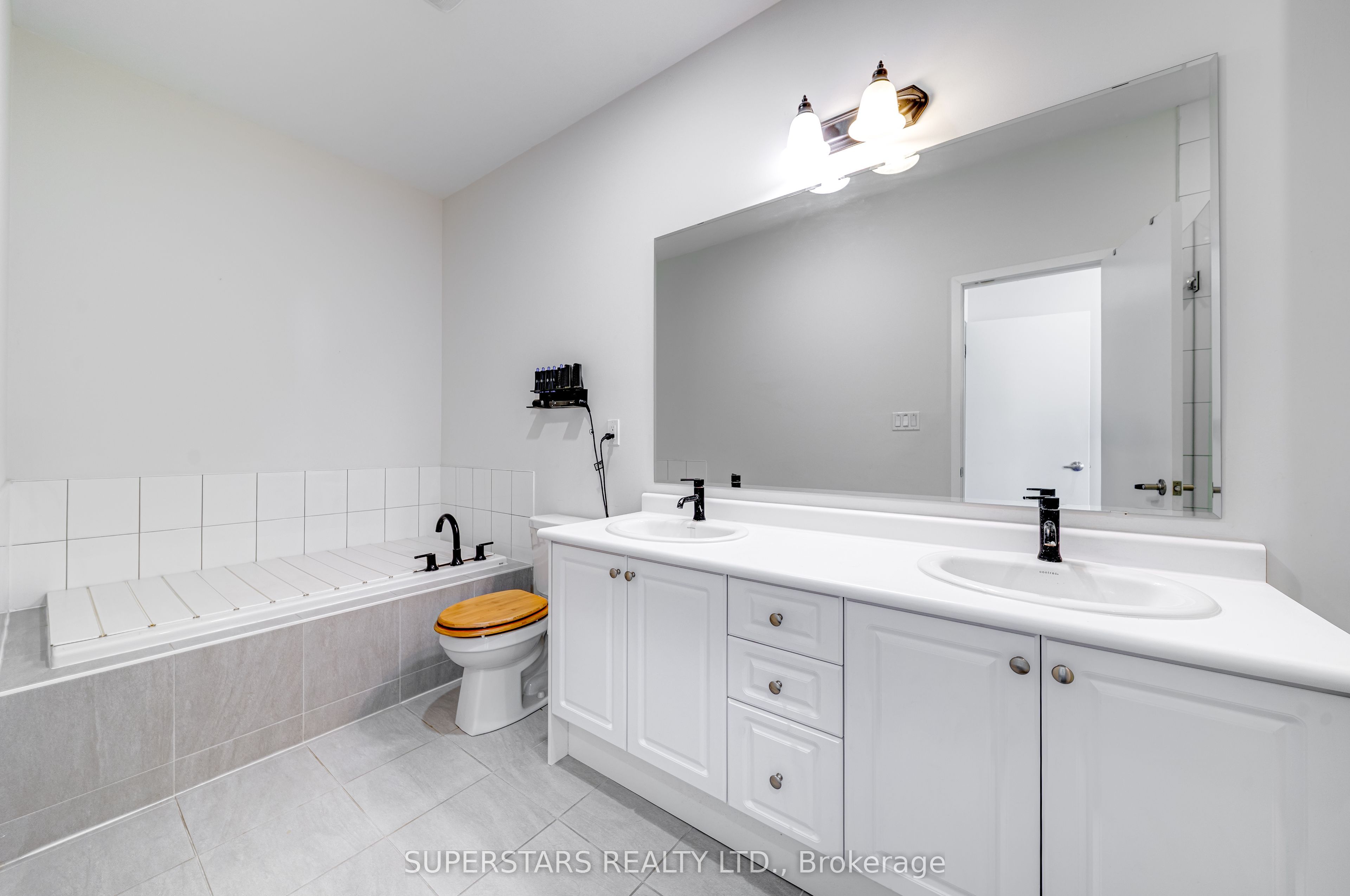Photo 52 of 58 Armillo Place, Markham, Wismer — HOMEH