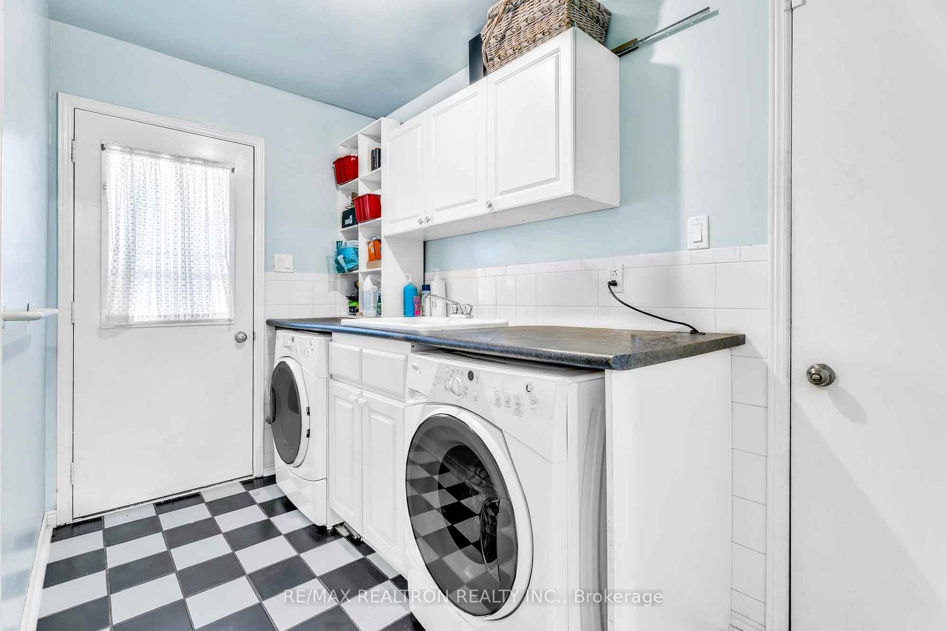 Photo 11 of 111 Devins Drive, Aurora, Aurora Heights — HOMEH
