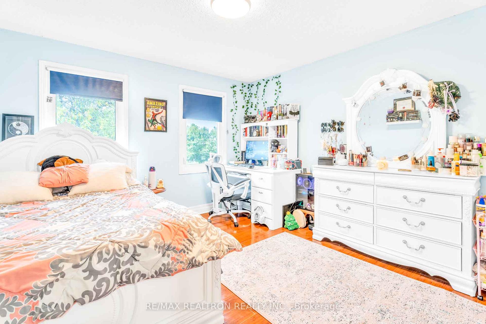 Photo 19 of 111 Devins Drive, Aurora, Aurora Heights — HOMEH