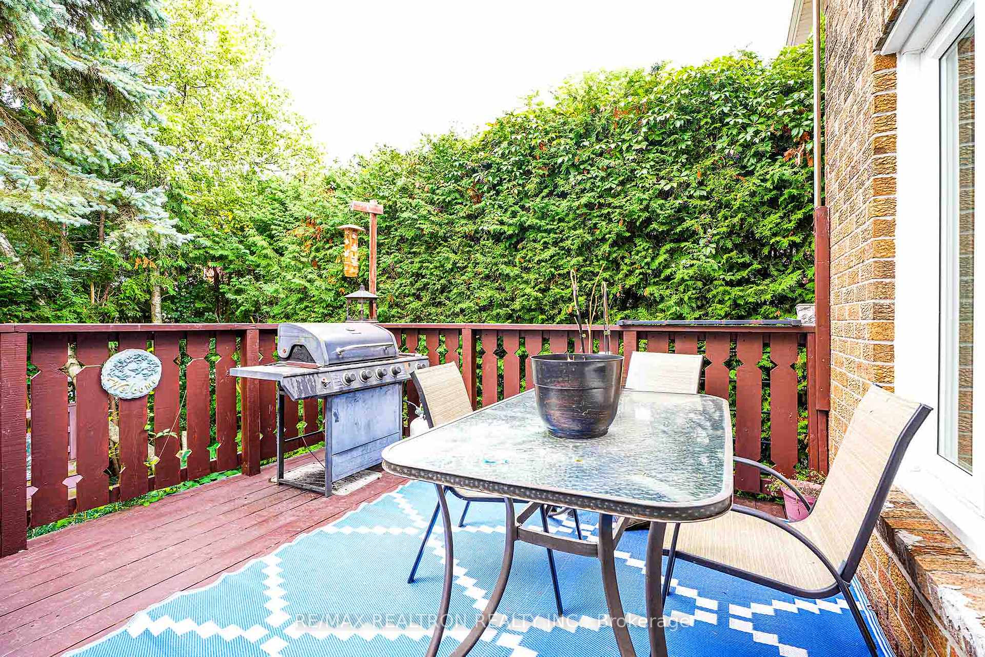Photo 34 of 111 Devins Drive, Aurora, Aurora Heights — HOMEH