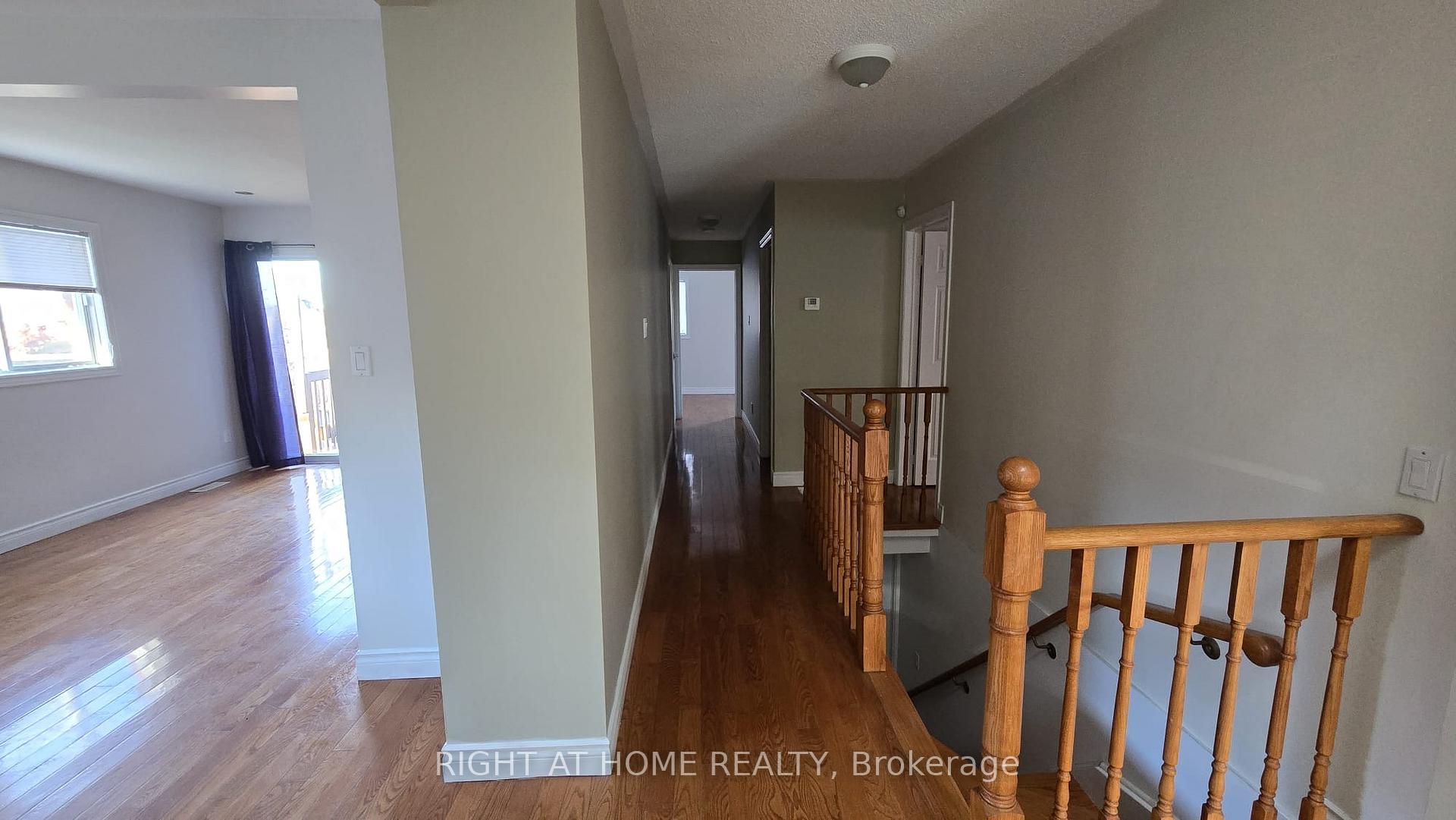 Photo 3 of Unit upper level, 58 Irwin Drive, Barrie, Northwest — HOMEH