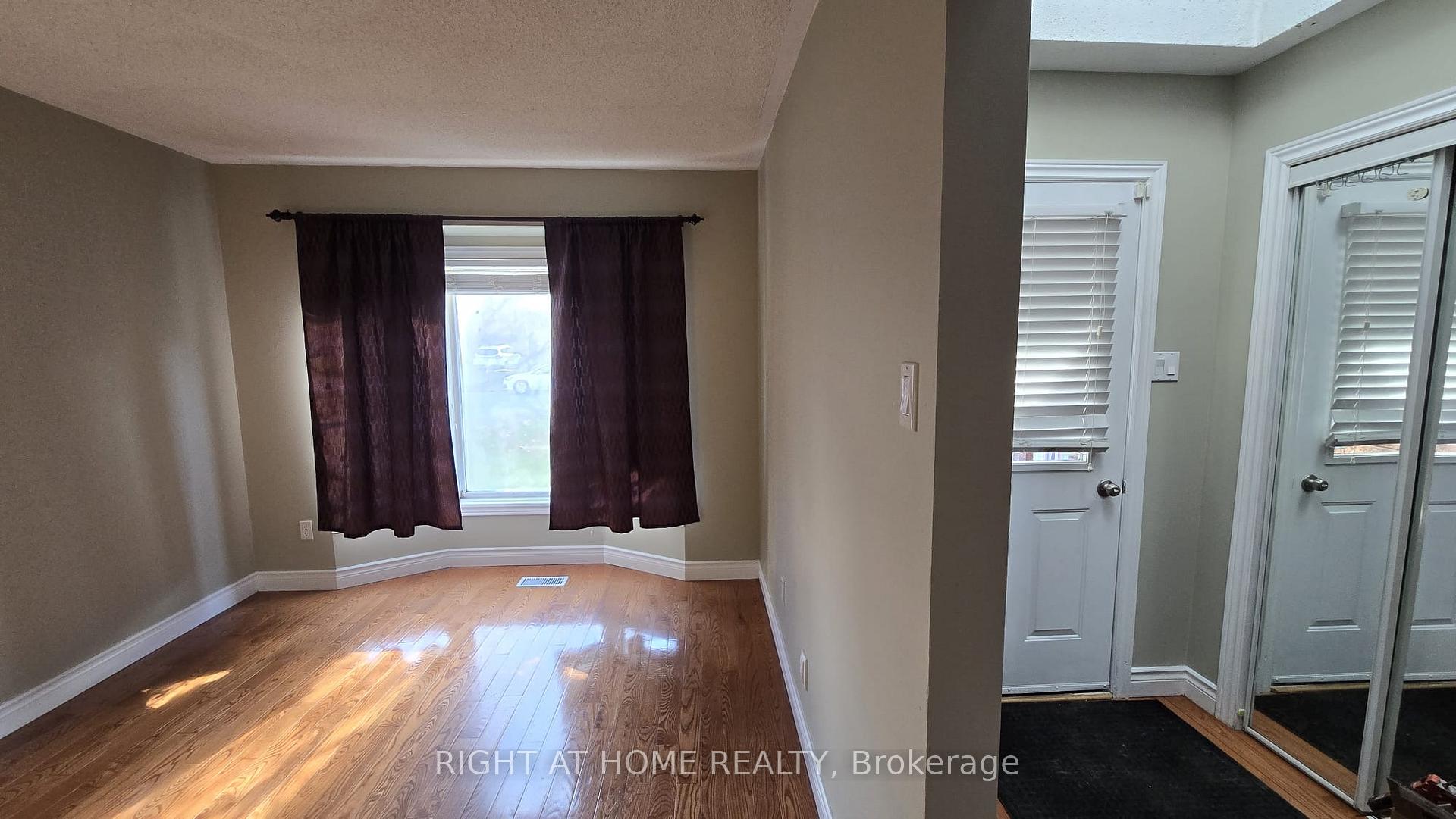 Photo 7 of Unit upper level, 58 Irwin Drive, Barrie, Northwest — HOMEH