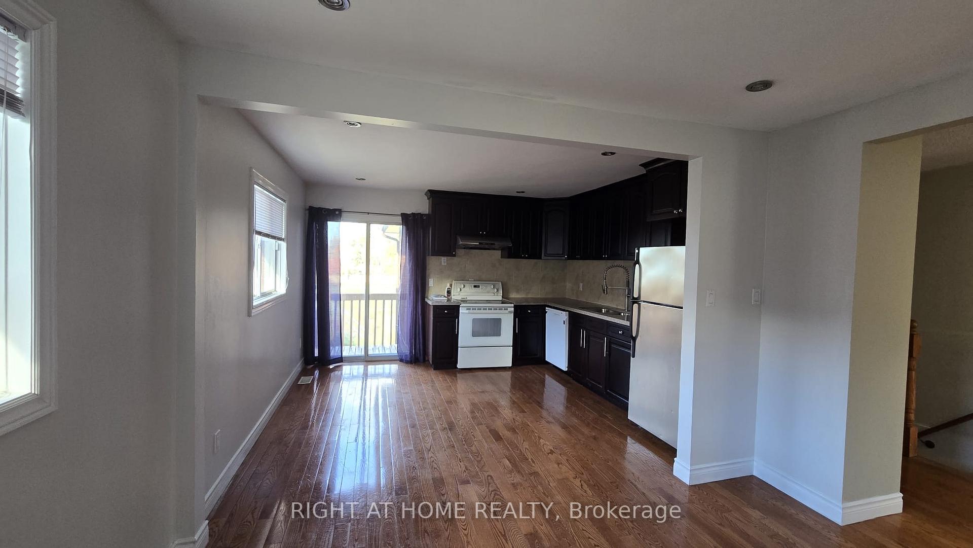 Photo 11 of Unit upper level, 58 Irwin Drive, Barrie, Northwest — HOMEH