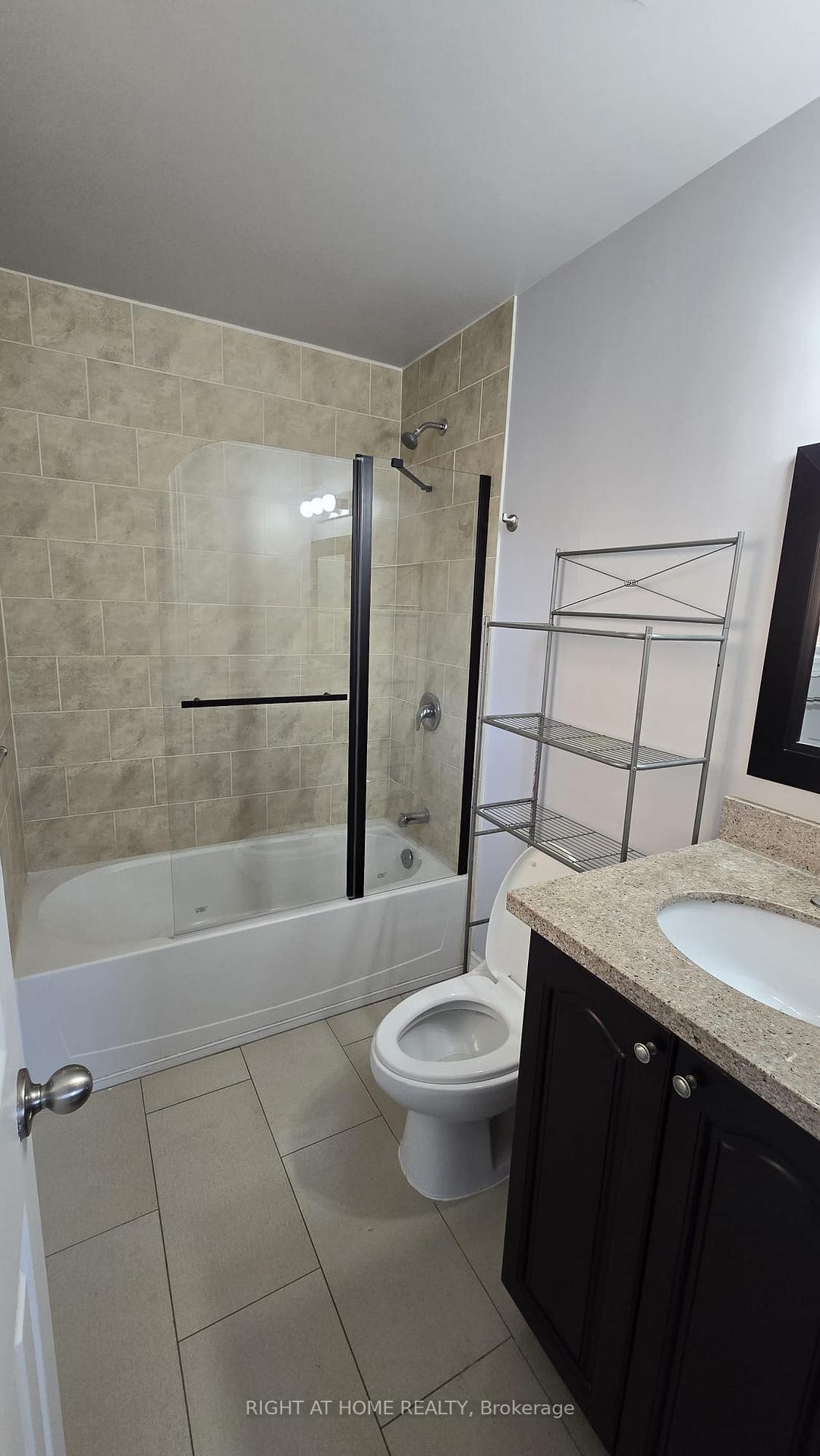 Photo 12 of Unit upper level, 58 Irwin Drive, Barrie, Northwest — HOMEH