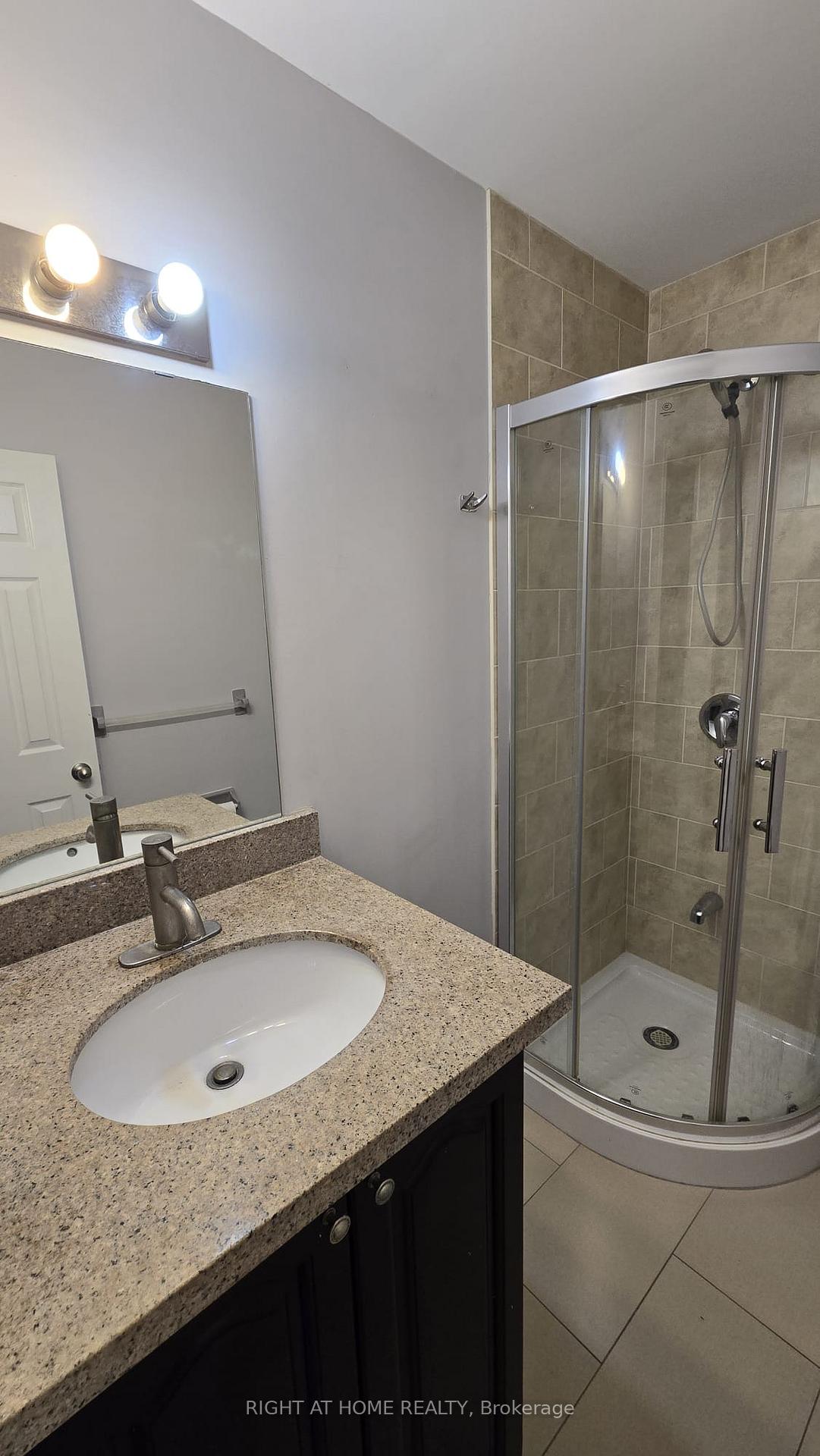 Photo 13 of Unit upper level, 58 Irwin Drive, Barrie, Northwest — HOMEH