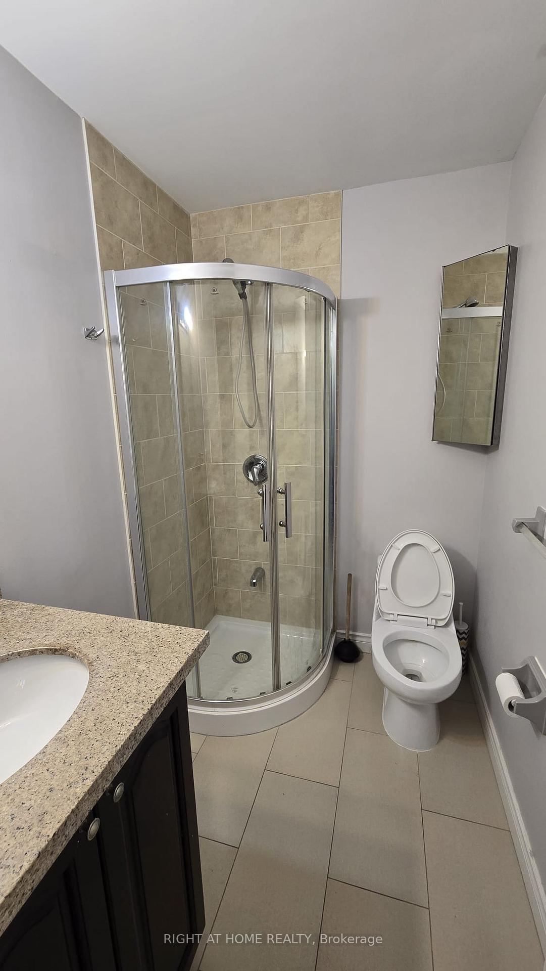 Photo 16 of Unit upper level, 58 Irwin Drive, Barrie, Northwest — HOMEH
