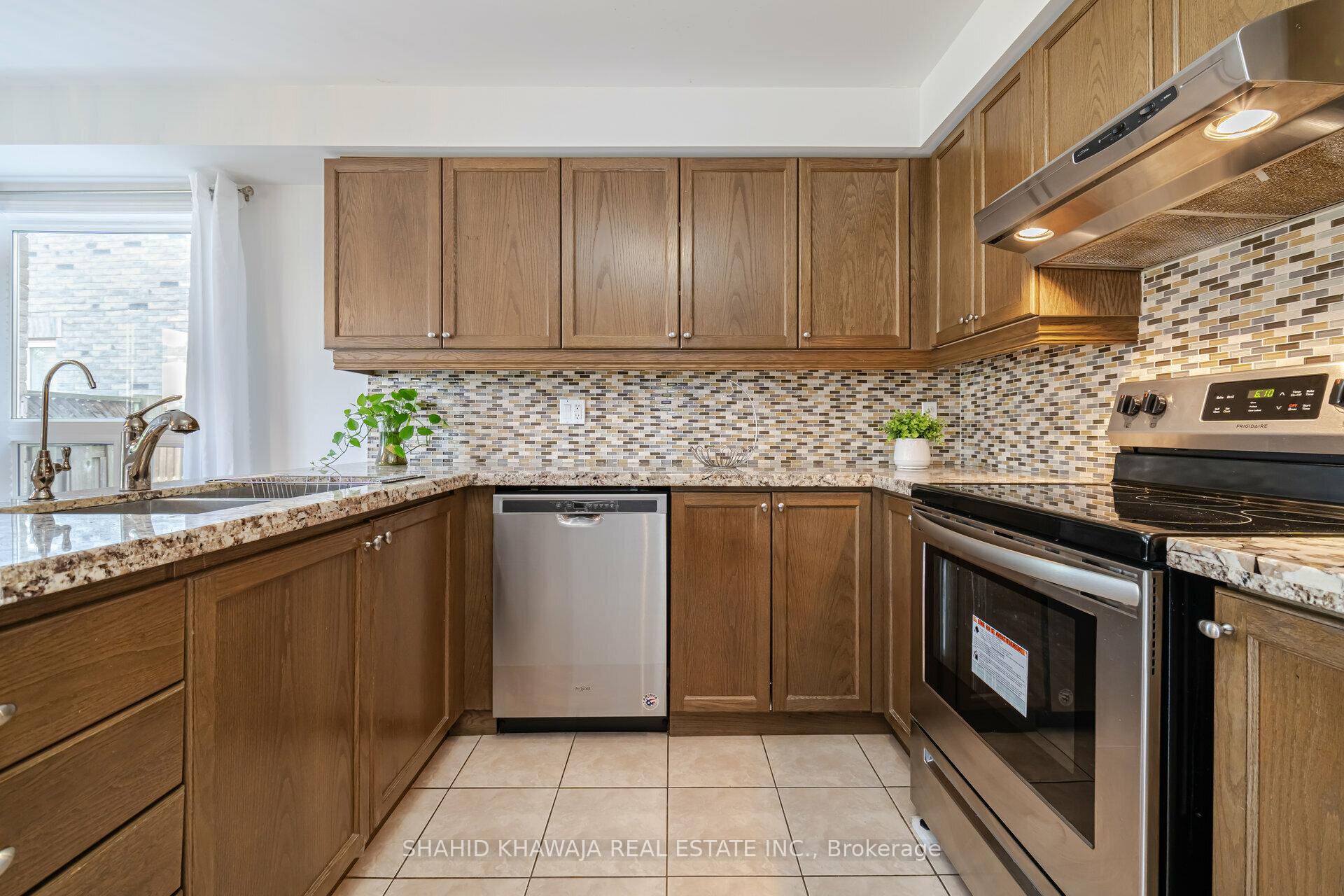 Photo 12 of 1016 Philbrook Drive, Milton, Coates — HOMEH