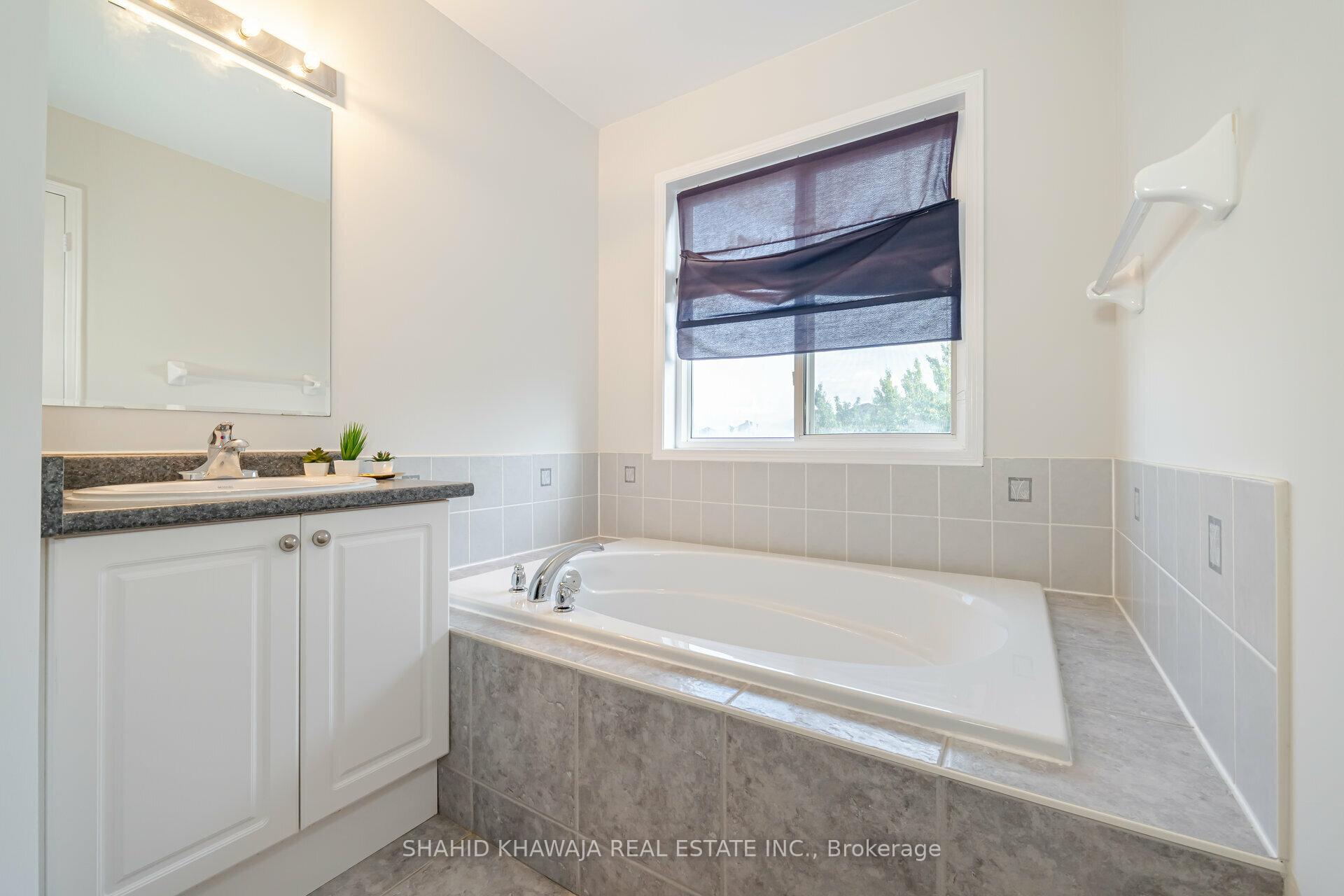 Photo 18 of 1016 Philbrook Drive, Milton, Coates — HOMEH