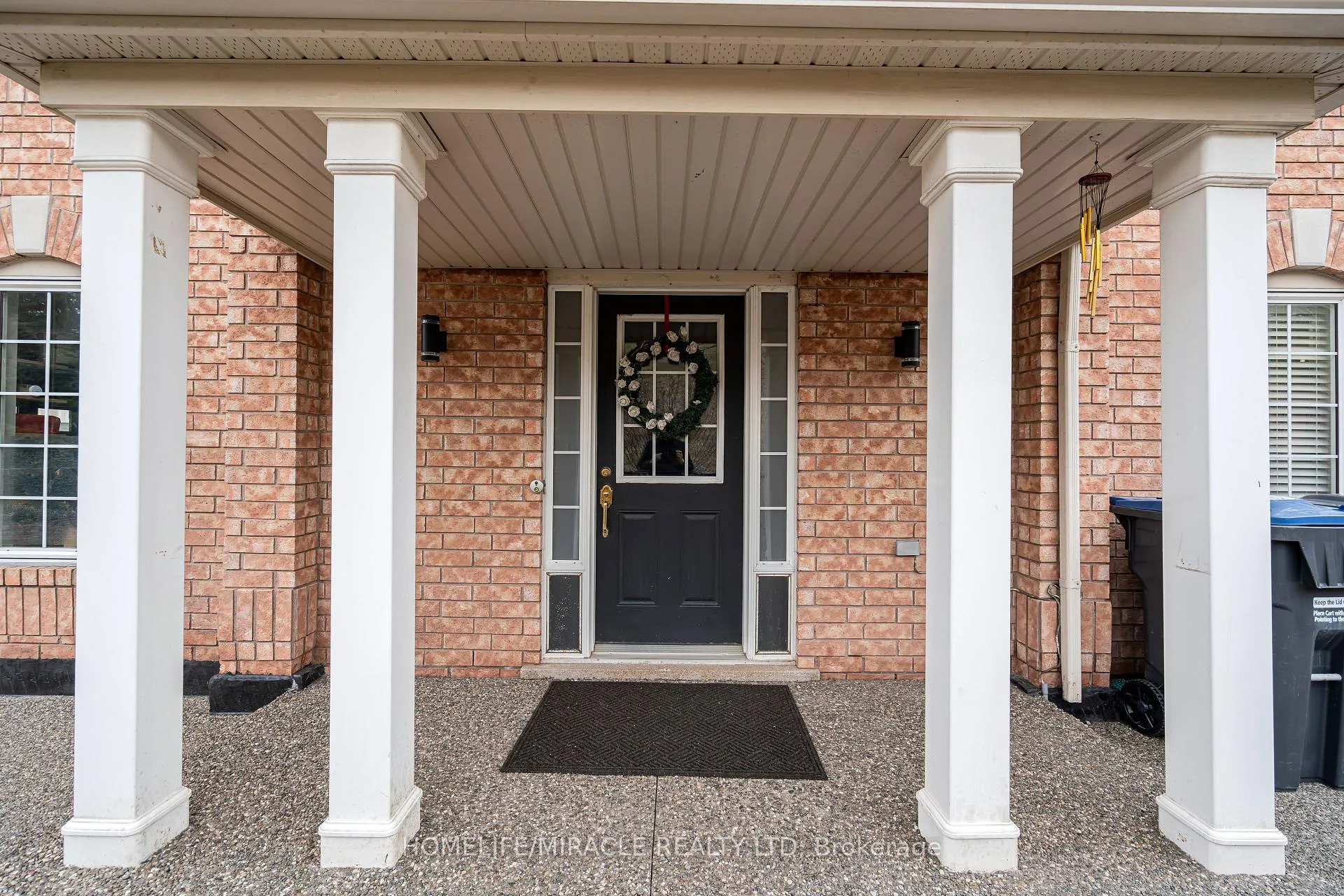 Photo 14 of 102 Decker Hollow Circle, Brampton, Credit Valley — HOMEH