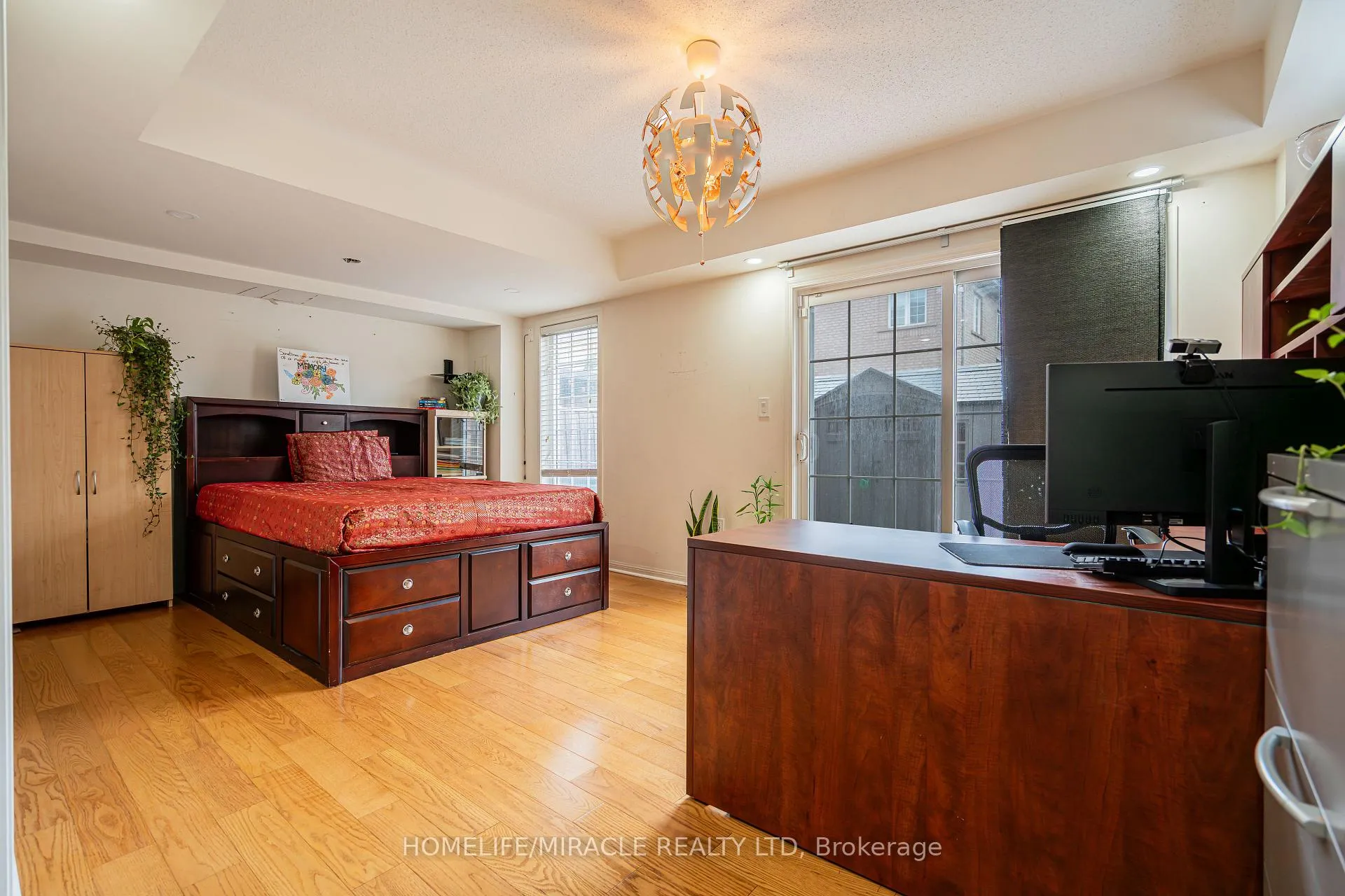 Photo 17 of 102 Decker Hollow Circle, Brampton, Credit Valley — HOMEH