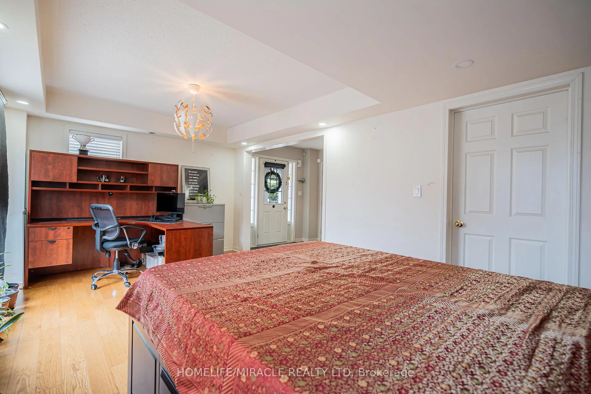 Photo 18 of 102 Decker Hollow Circle, Brampton, Credit Valley — HOMEH
