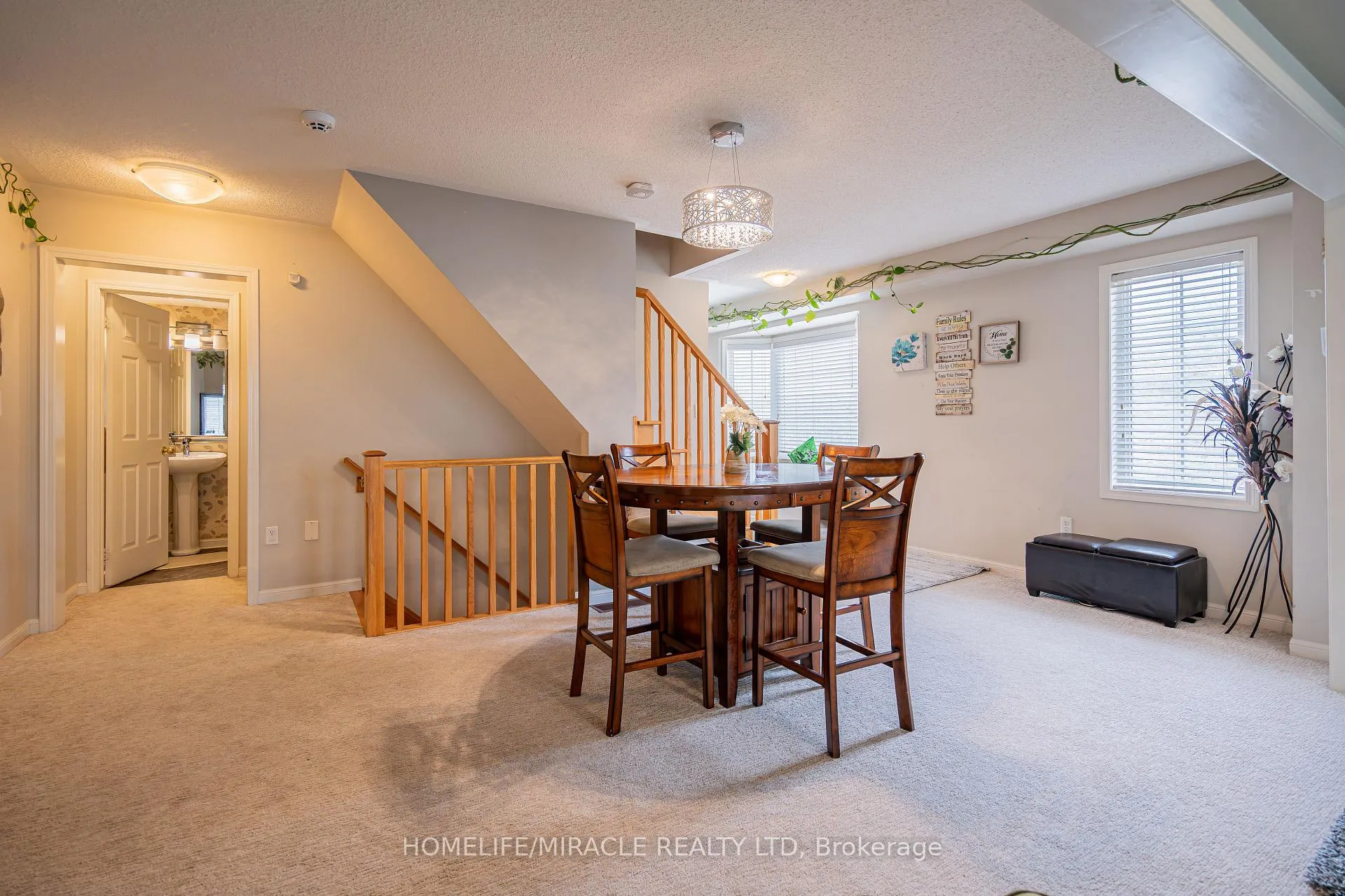 Photo 21 of 102 Decker Hollow Circle, Brampton, Credit Valley — HOMEH