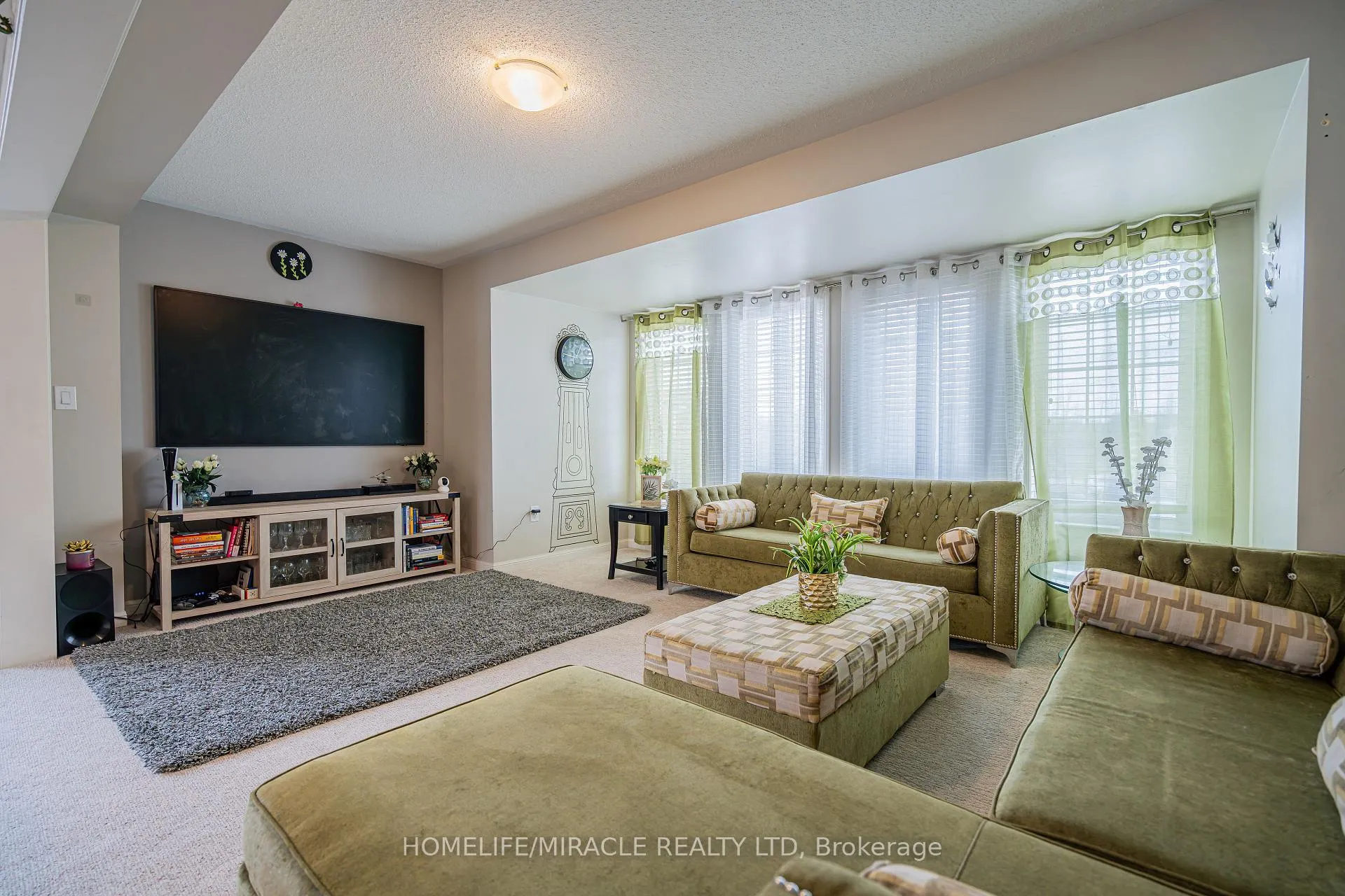 Photo 24 of 102 Decker Hollow Circle, Brampton, Credit Valley — HOMEH