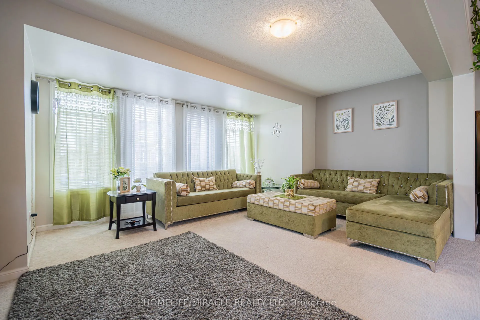 Photo 25 of 102 Decker Hollow Circle, Brampton, Credit Valley — HOMEH
